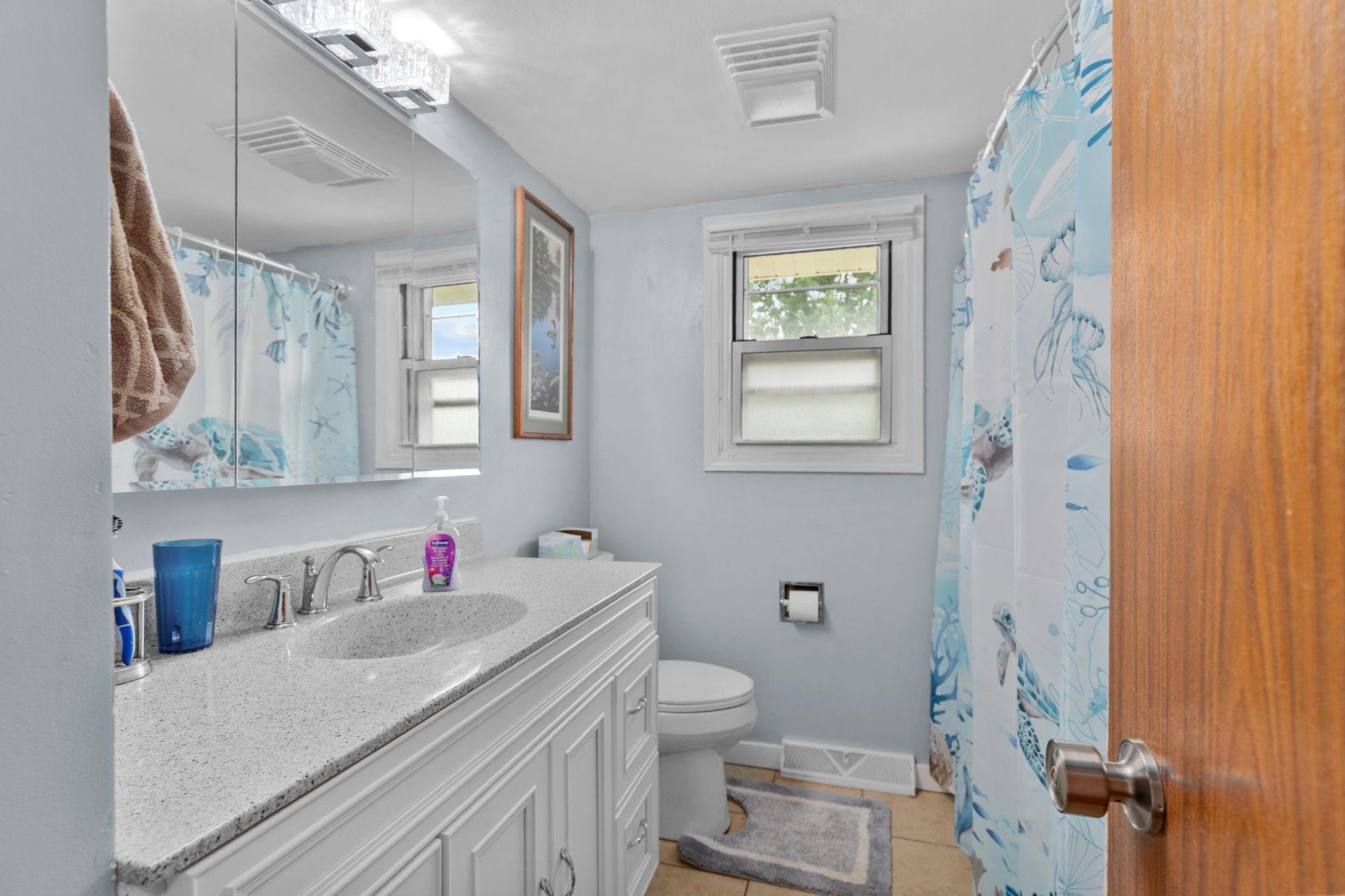 Appleton, Wisconsin 54914, United States, 3 Bedrooms Bedrooms, ,2 BathroomsBathrooms,Residential,Active,183140