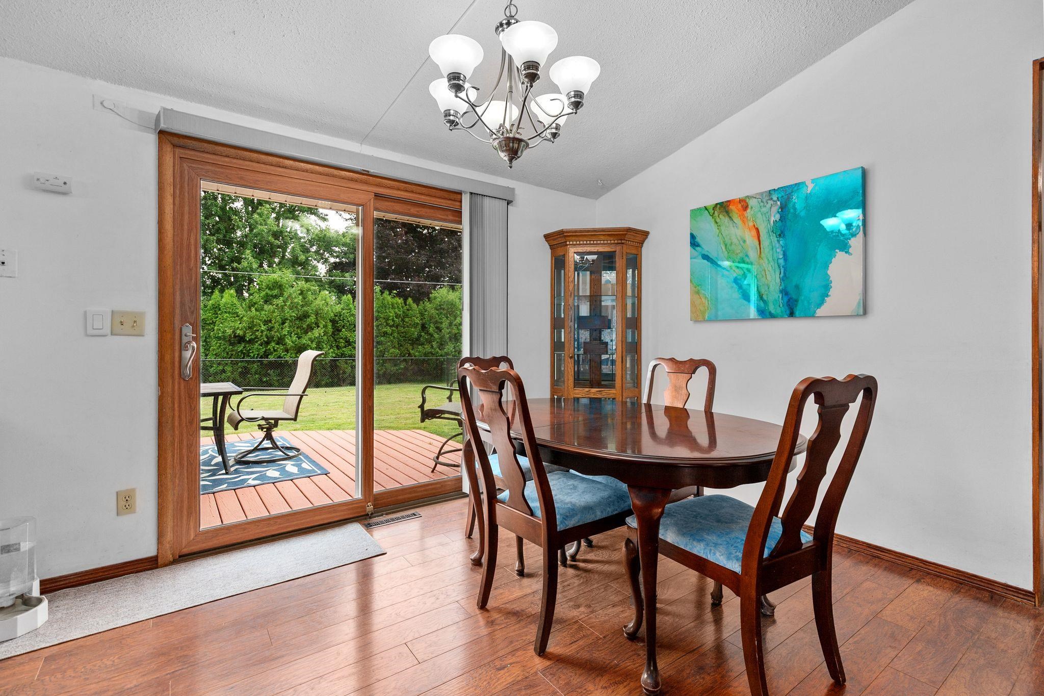 Appleton, Wisconsin 54914, United States, 3 Bedrooms Bedrooms, ,2 BathroomsBathrooms,Residential,Active,183140