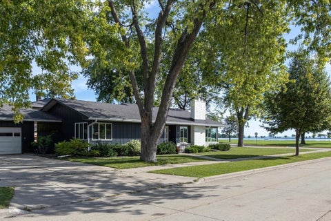 Photo of 1120 BALDWIN Avenue, OSHKOSH, WI 54901 (MLS # 50332655)