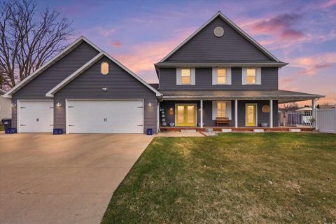 Photo of 439 E FACTORY Street, SEYMOUR, WI 54165 (MLS # 50323560)