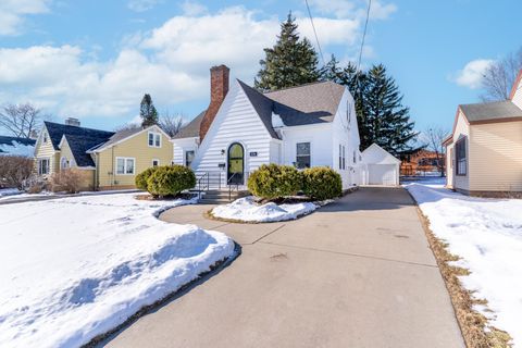 Photo of 1226 S CLAY Street, GREEN BAY, WI 54301 (MLS # 50321192)