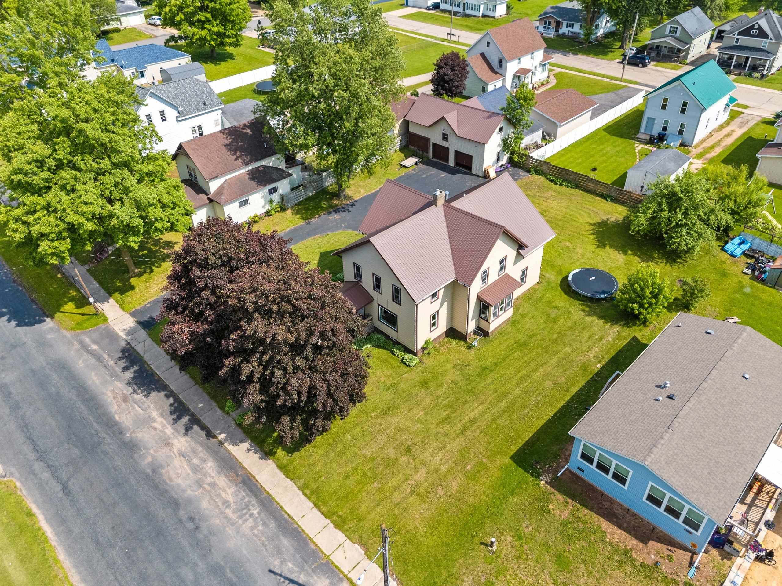 Cecil, Wisconsin 54111, United States, 6 Bedrooms Bedrooms, ,2 BathroomsBathrooms,Residential,Active,145634