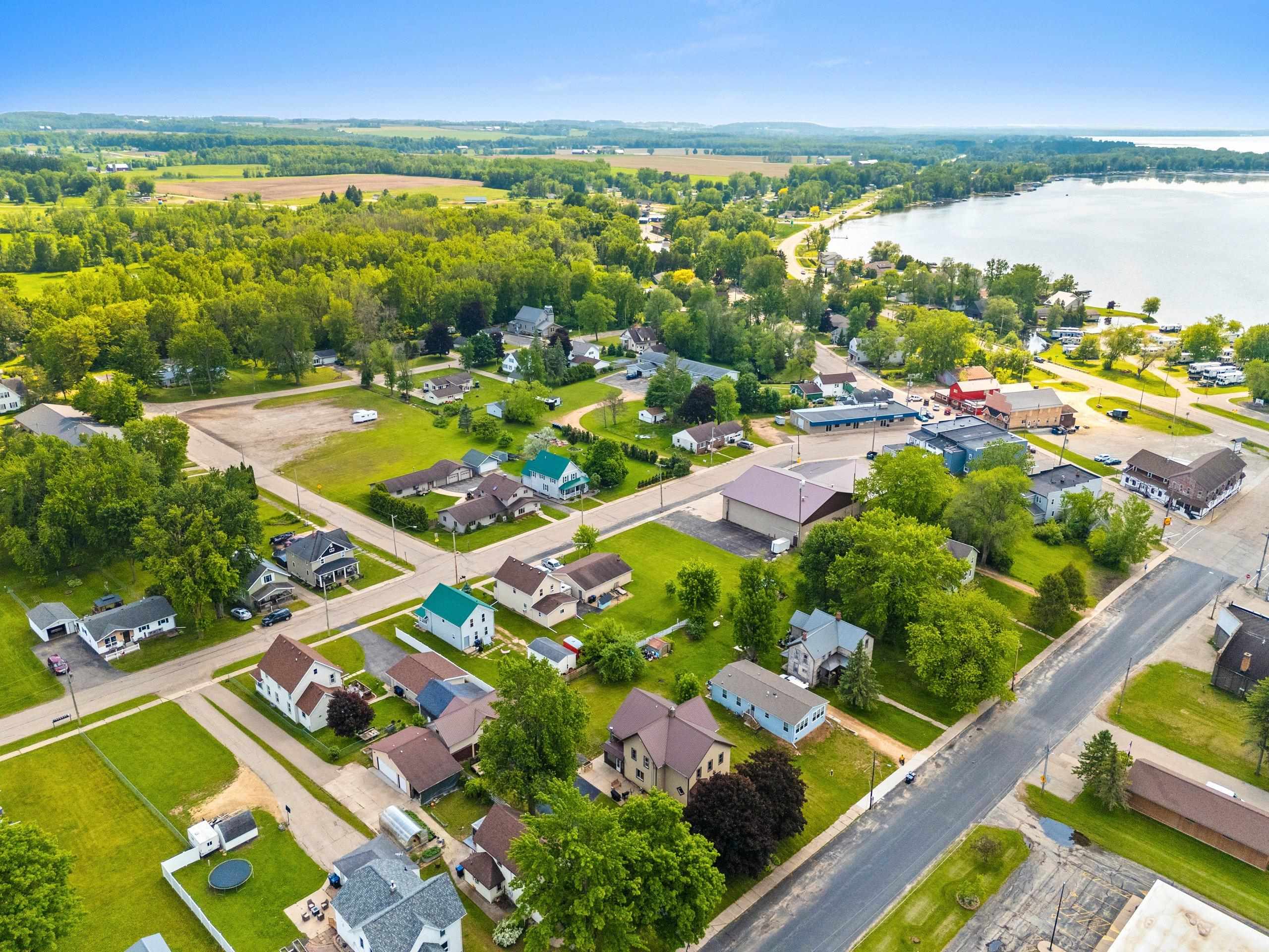 Cecil, Wisconsin 54111, United States, 6 Bedrooms Bedrooms, ,2 BathroomsBathrooms,Residential,Active,145634