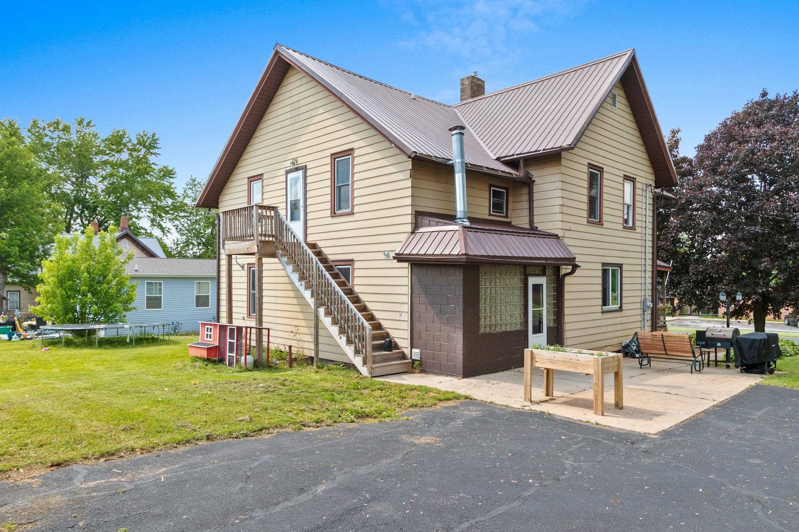 Cecil, Wisconsin 54111, United States, 6 Bedrooms Bedrooms, ,2 BathroomsBathrooms,Residential,Active,145634