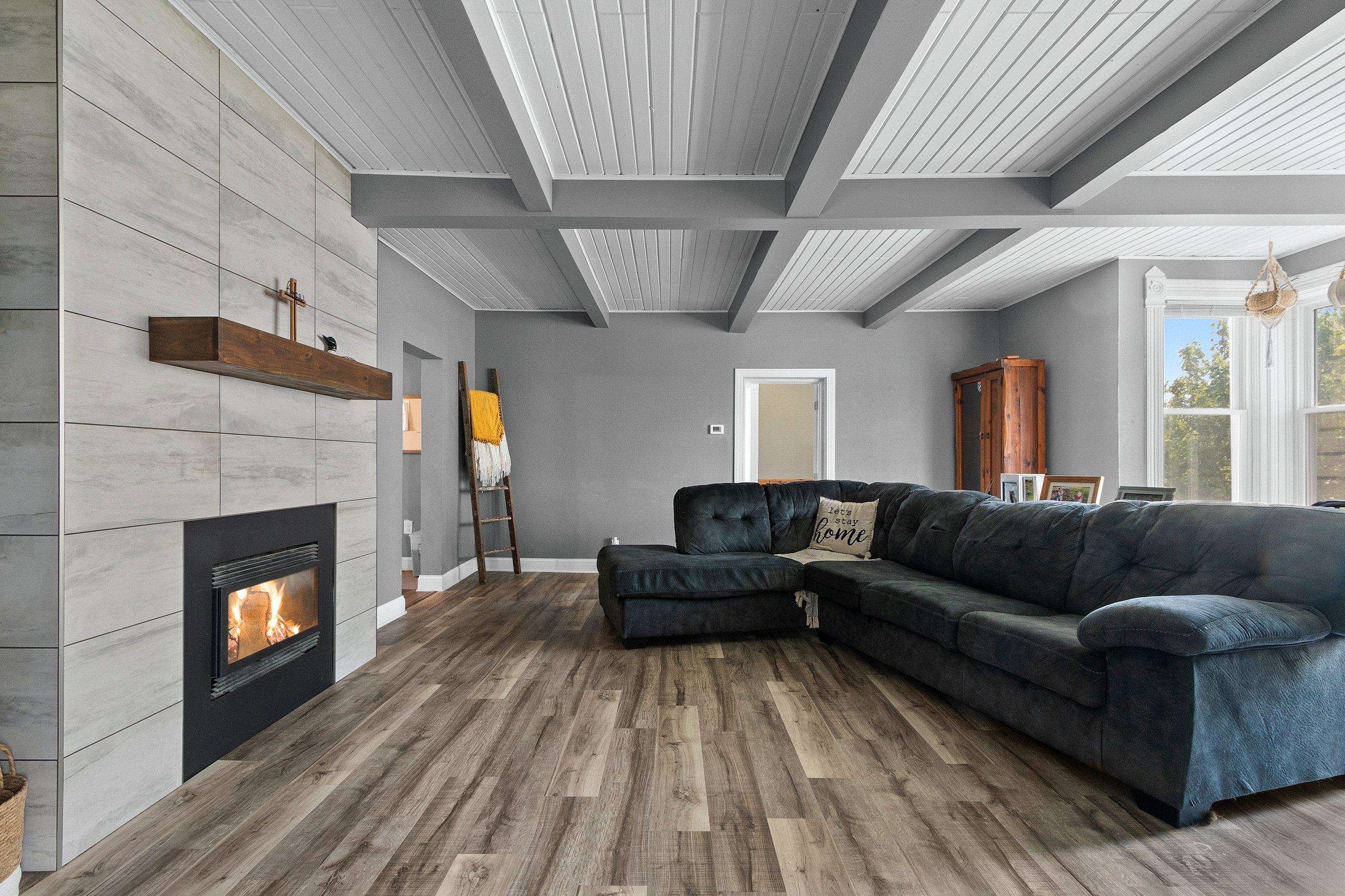 Cecil, Wisconsin 54111, United States, 6 Bedrooms Bedrooms, ,2 BathroomsBathrooms,Residential,Active,145634