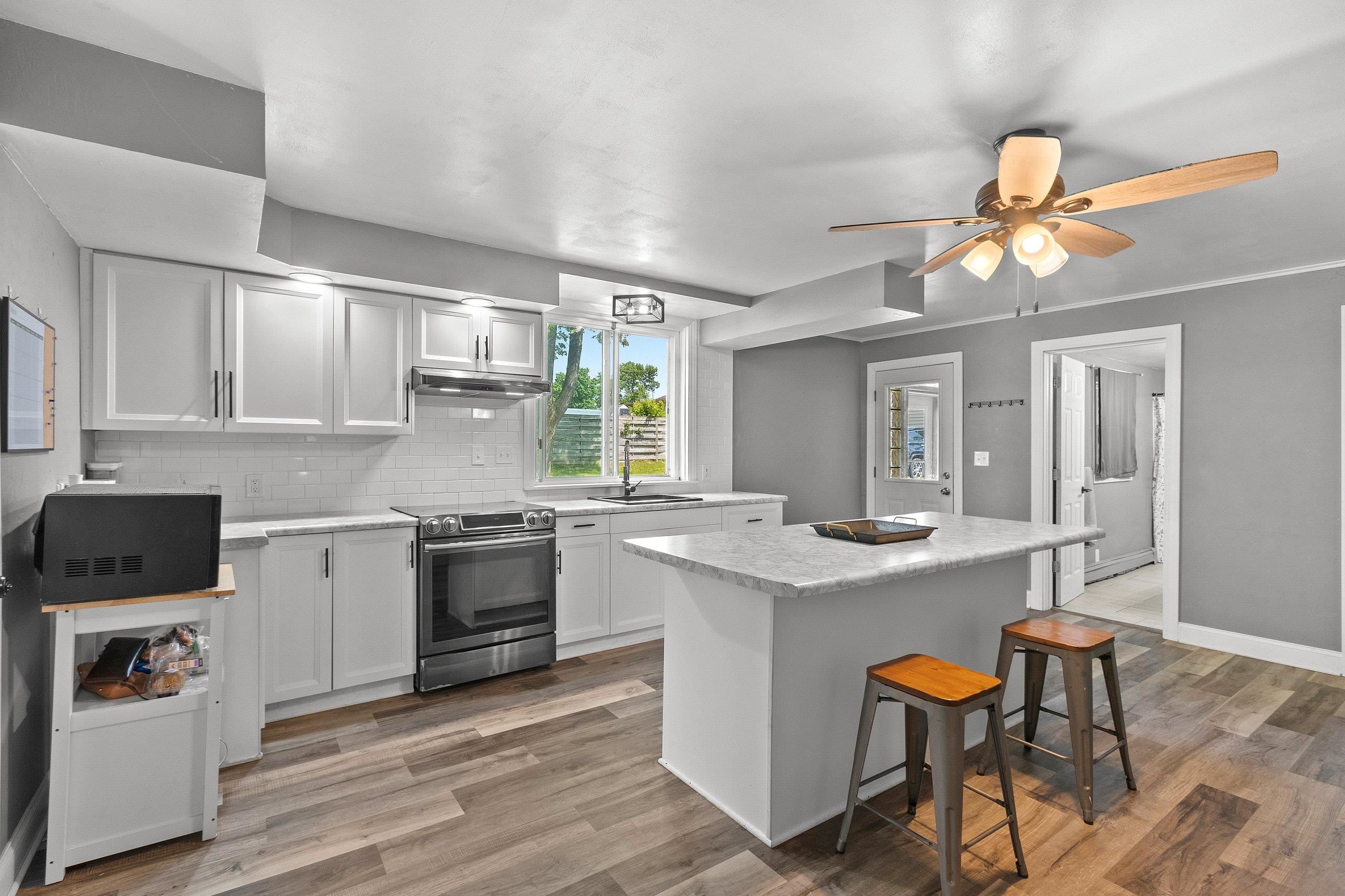 Cecil, Wisconsin 54111, United States, 6 Bedrooms Bedrooms, ,2 BathroomsBathrooms,Residential,Active,145634