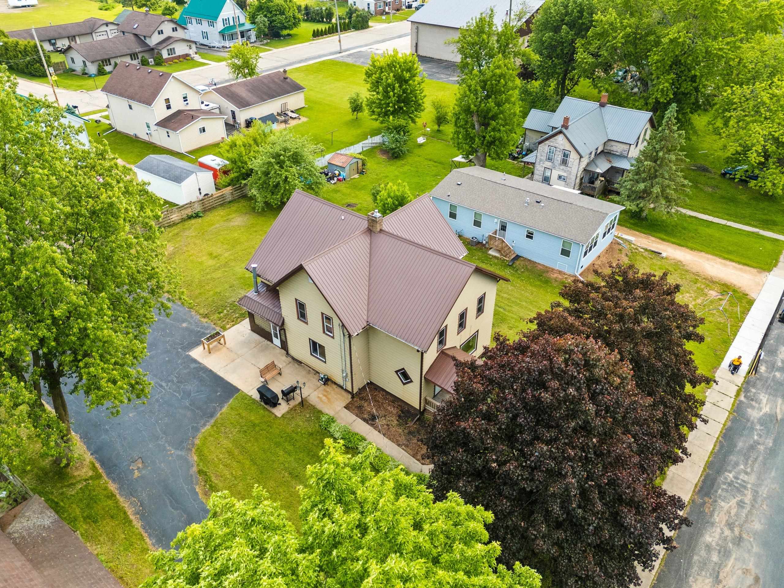 Cecil, Wisconsin 54111, United States, 6 Bedrooms Bedrooms, ,2 BathroomsBathrooms,Residential,Active,145634