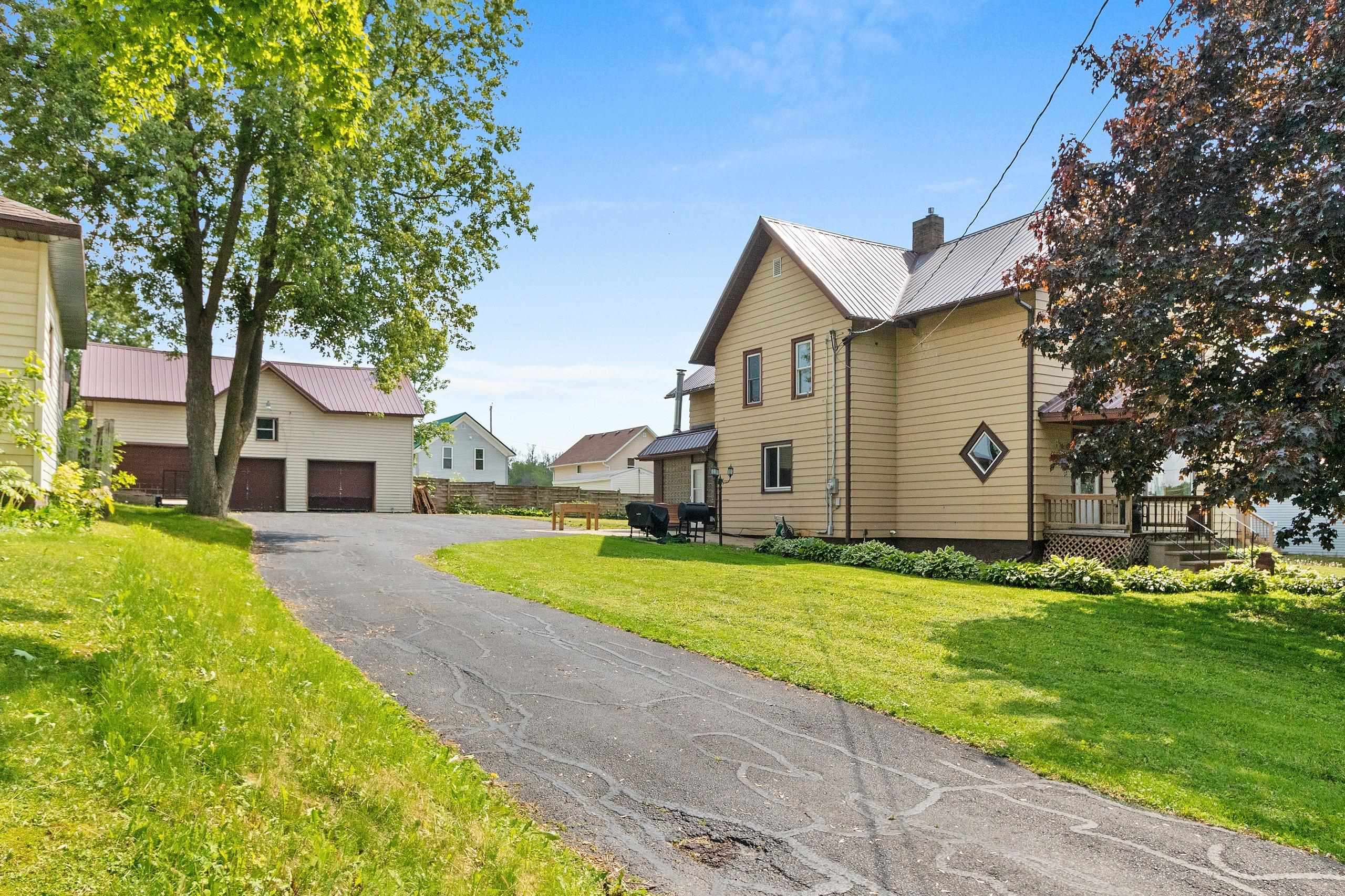 Cecil, Wisconsin 54111, United States, 6 Bedrooms Bedrooms, ,2 BathroomsBathrooms,Residential,Active,145634