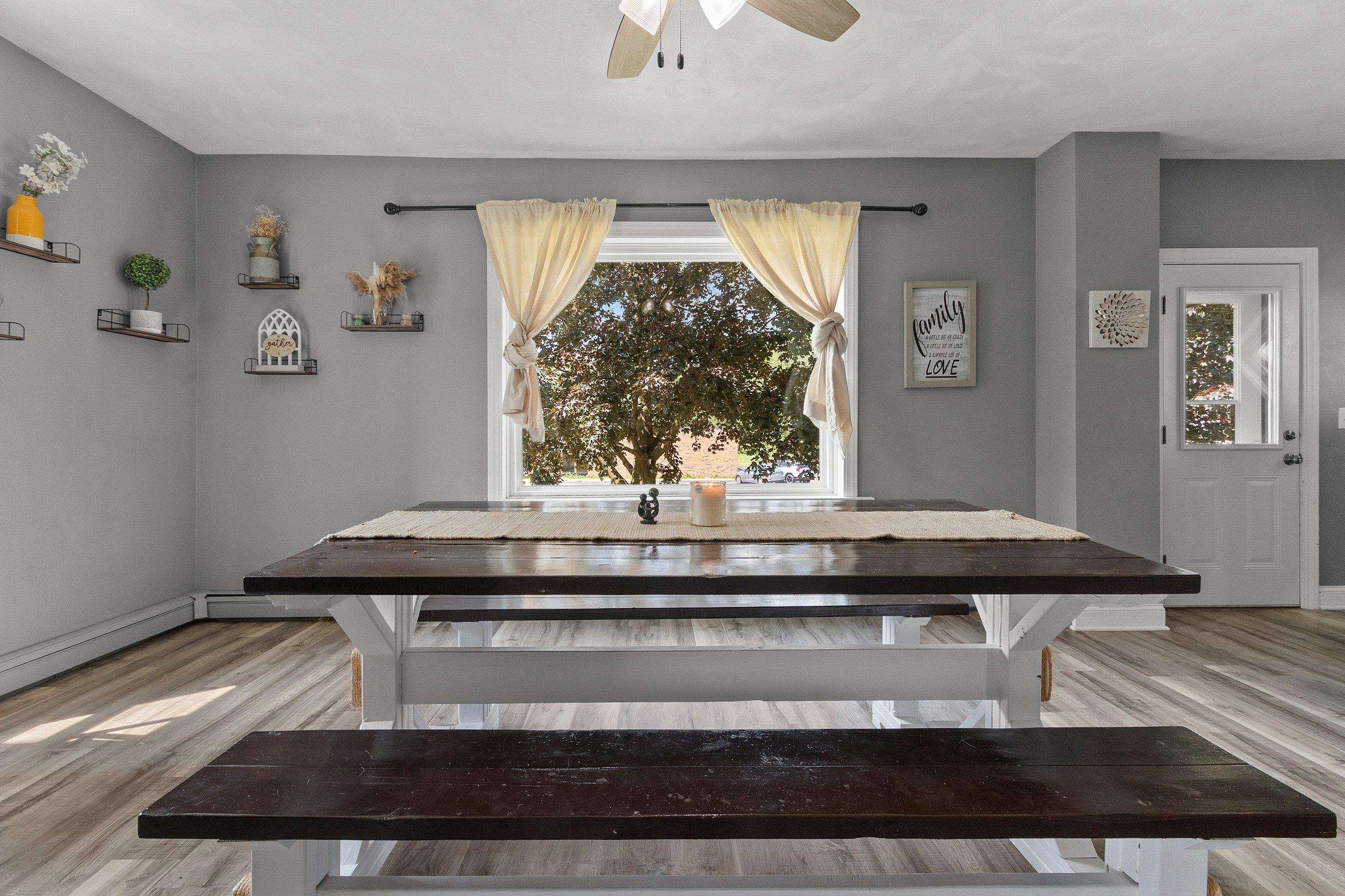 Cecil, Wisconsin 54111, United States, 6 Bedrooms Bedrooms, ,2 BathroomsBathrooms,Residential,Active,145634