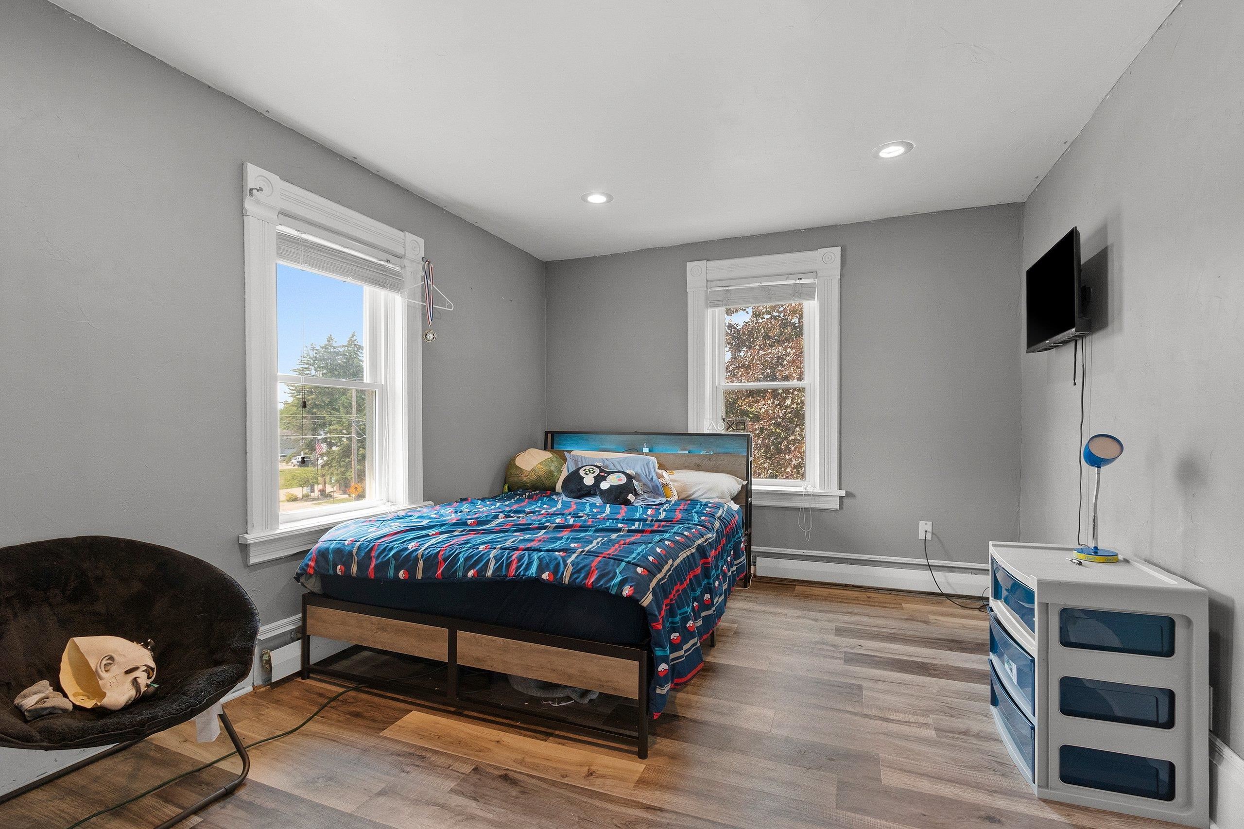 Cecil, Wisconsin 54111, United States, 6 Bedrooms Bedrooms, ,2 BathroomsBathrooms,Residential,Active,145634