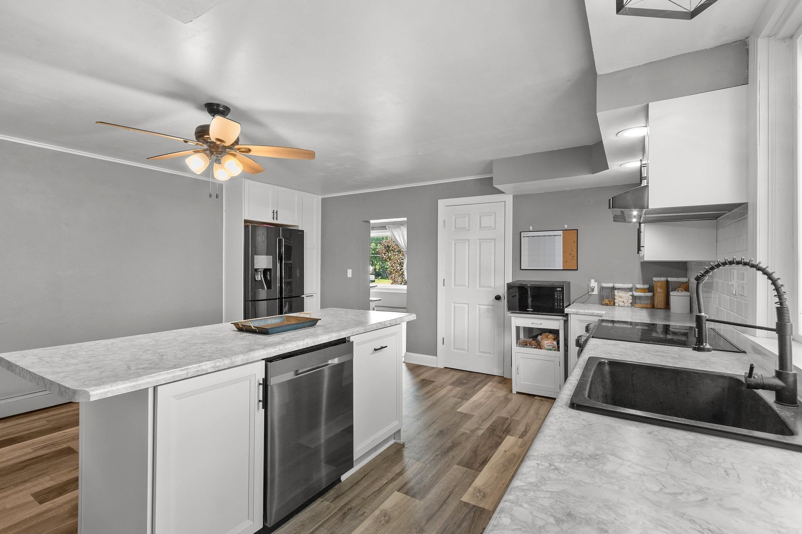 Cecil, Wisconsin 54111, United States, 6 Bedrooms Bedrooms, ,2 BathroomsBathrooms,Residential,Active,145634