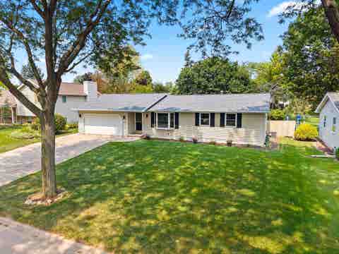 Photo of 2559 WILDFLOWER Row, GREEN BAY, WI 54311 (MLS # 50330459)