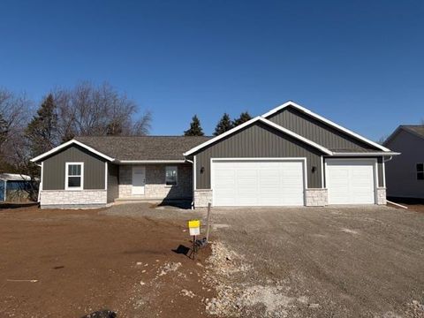 Photo of N3983 WETTERING Way, KAUKAUNA, WI 54130 (MLS # 50319285)