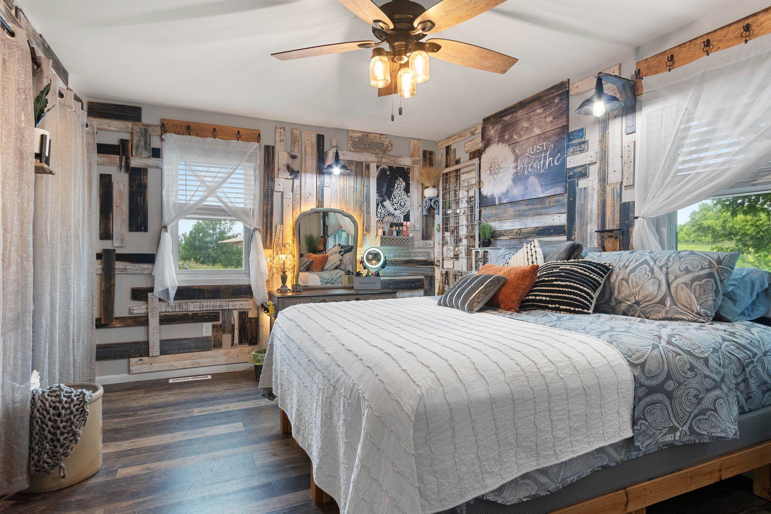 Cecil, Wisconsin 54111, United States, 5 Bedrooms Bedrooms, ,2 BathroomsBathrooms,Residential,Active,195293