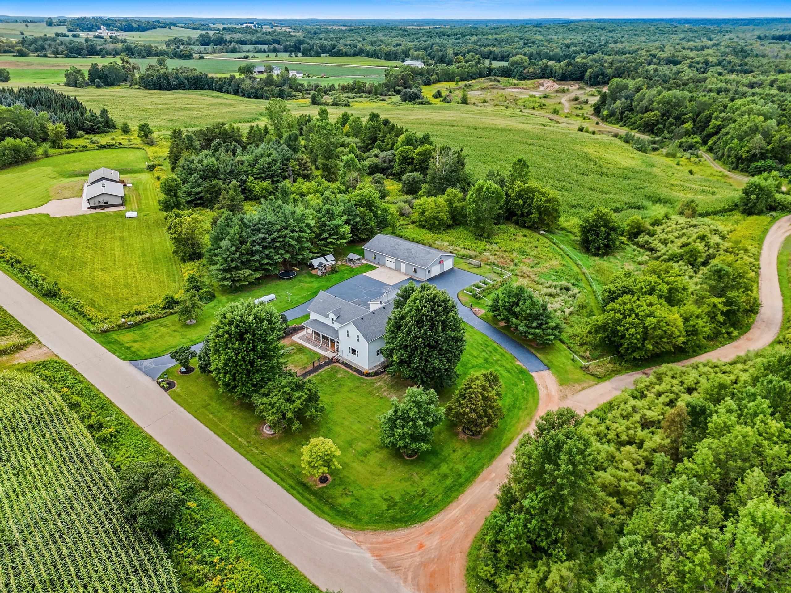 Cecil, Wisconsin 54111, United States, 5 Bedrooms Bedrooms, ,2 BathroomsBathrooms,Residential,Active,195293