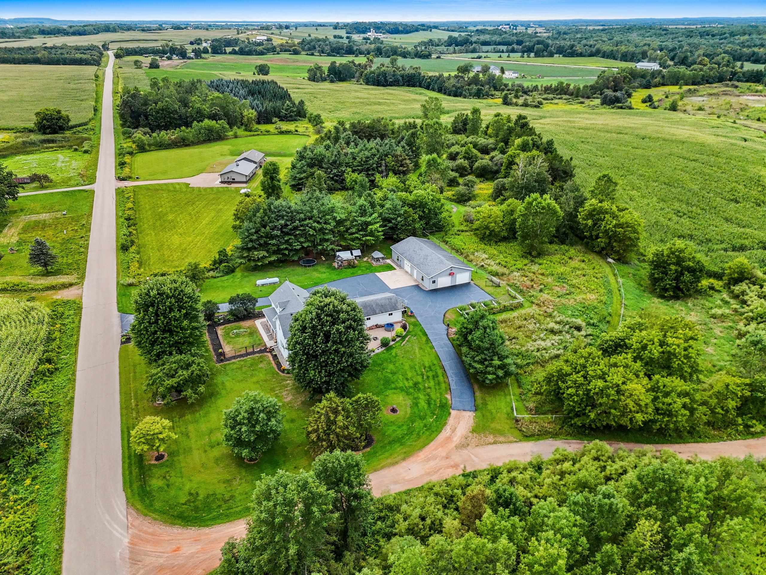 Cecil, Wisconsin 54111, United States, 5 Bedrooms Bedrooms, ,2 BathroomsBathrooms,Residential,Active,195293