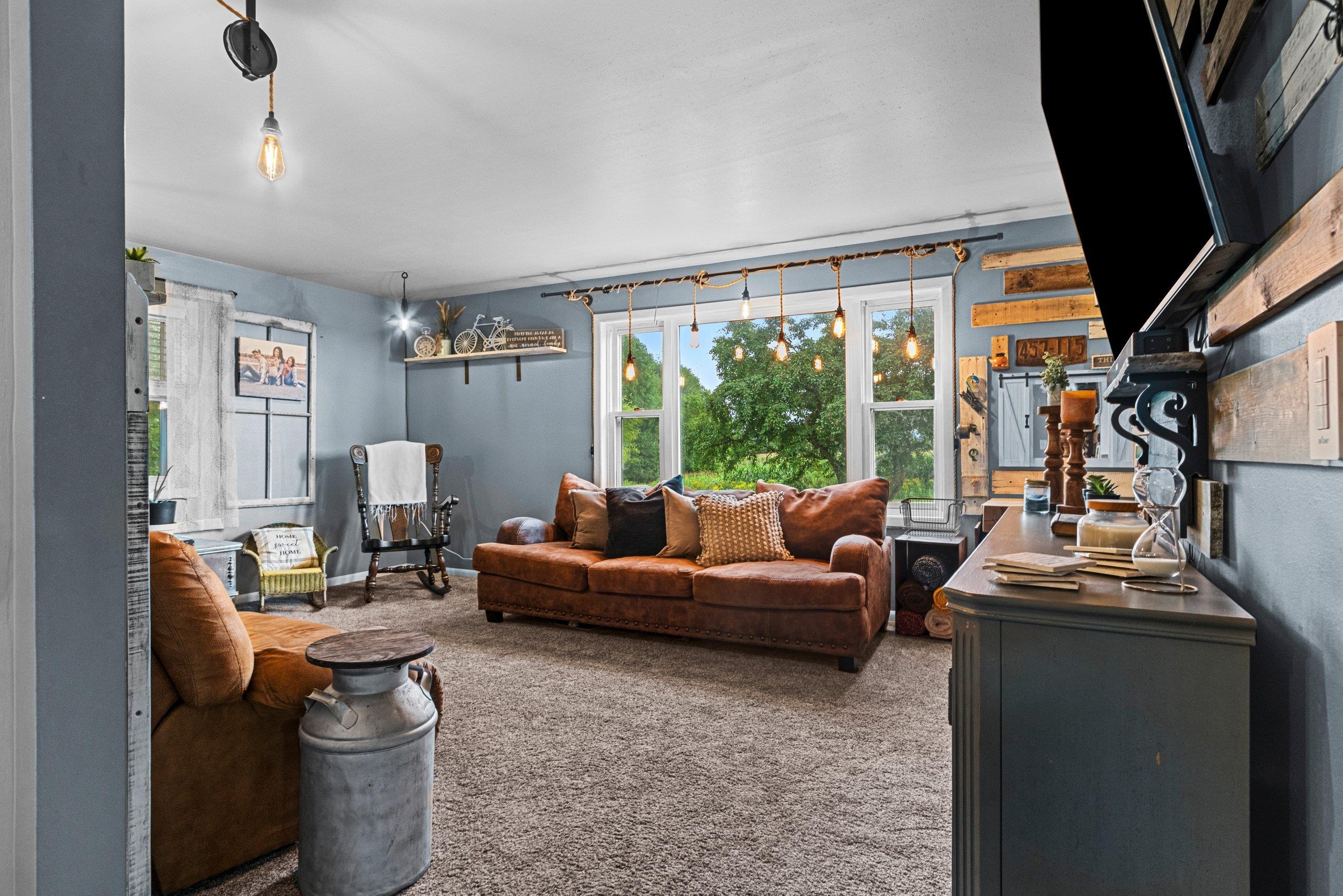 Cecil, Wisconsin 54111, United States, 5 Bedrooms Bedrooms, ,2 BathroomsBathrooms,Residential,Active,195293