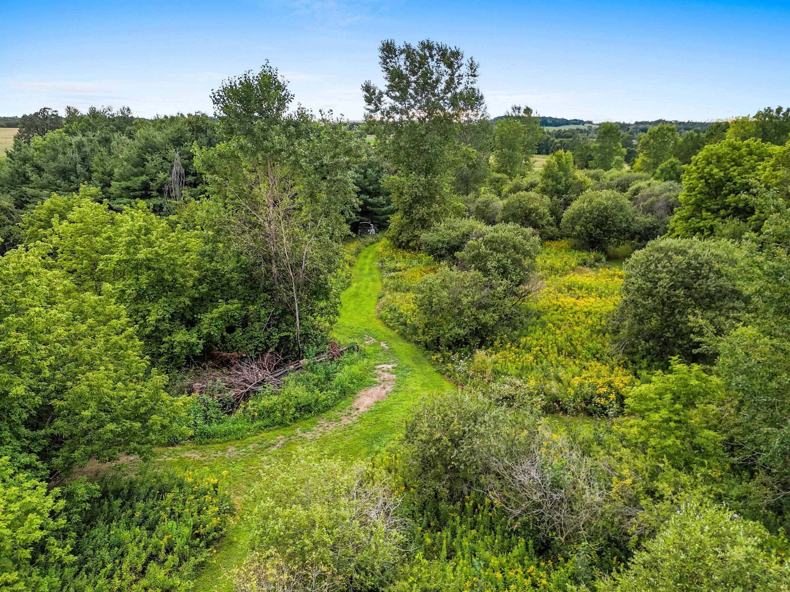 Cecil, Wisconsin 54111, United States, 5 Bedrooms Bedrooms, ,2 BathroomsBathrooms,Residential,Active,195293