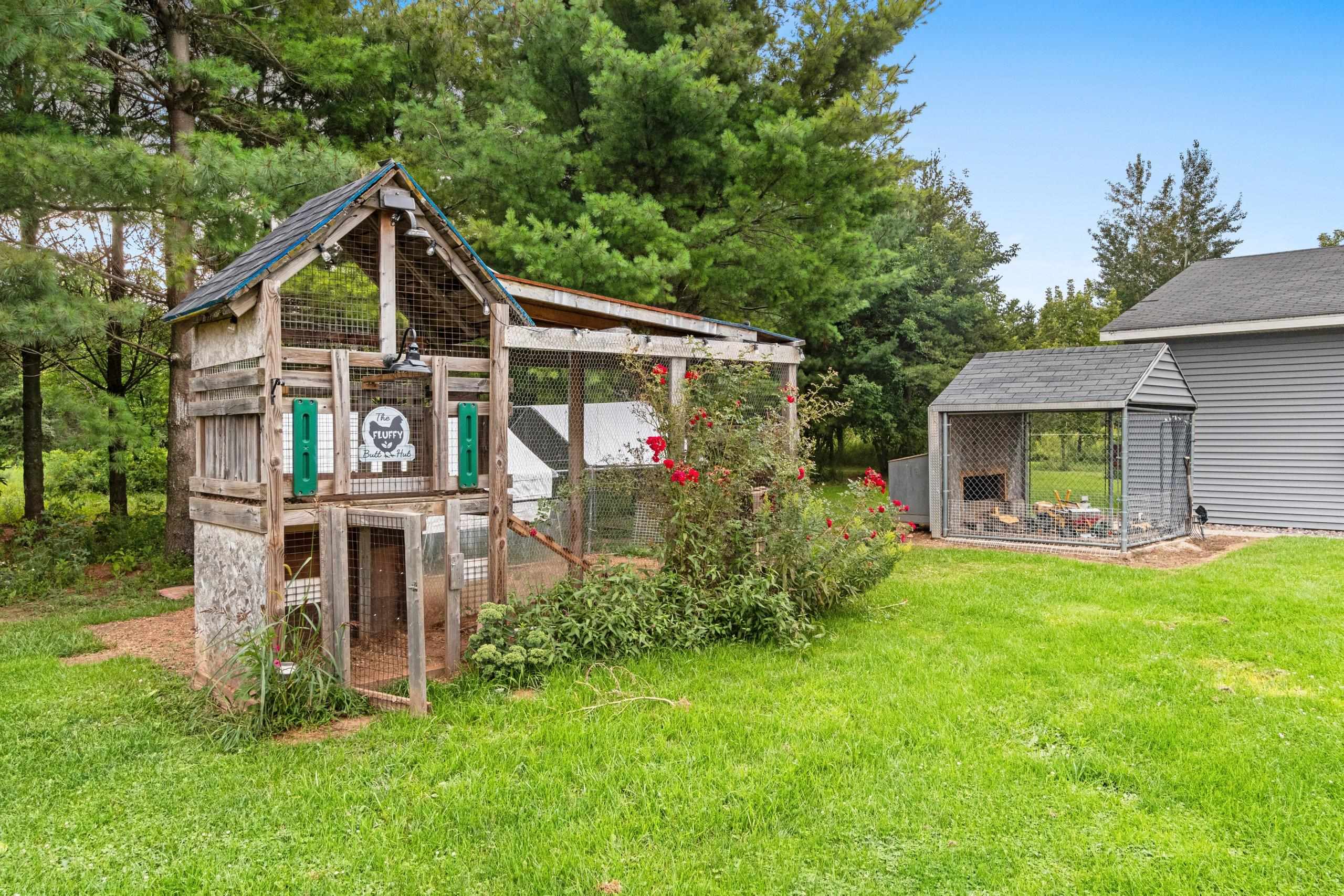 Cecil, Wisconsin 54111, United States, 5 Bedrooms Bedrooms, ,2 BathroomsBathrooms,Residential,Active,195293