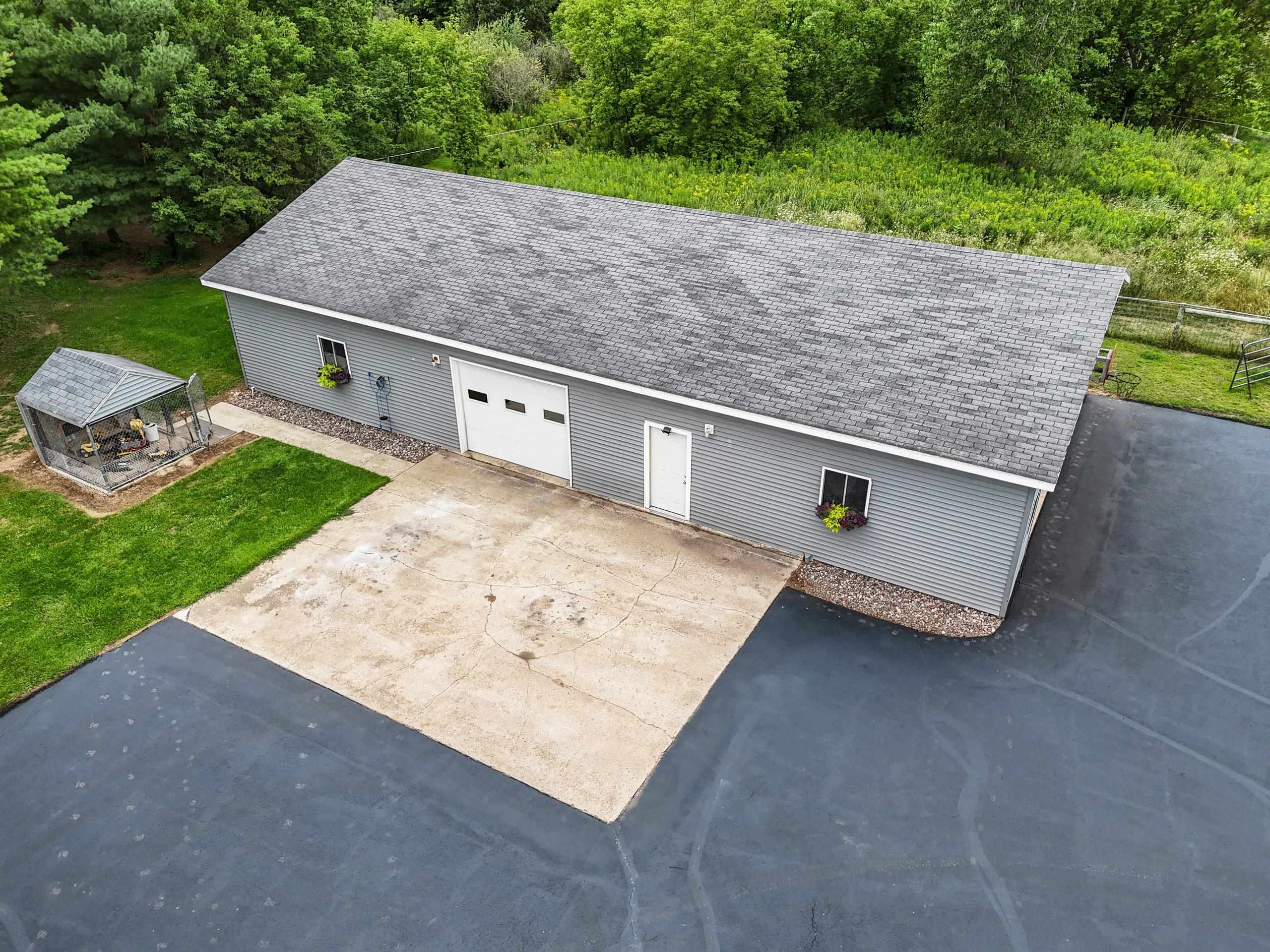 Cecil, Wisconsin 54111, United States, 5 Bedrooms Bedrooms, ,2 BathroomsBathrooms,Residential,Active,195293