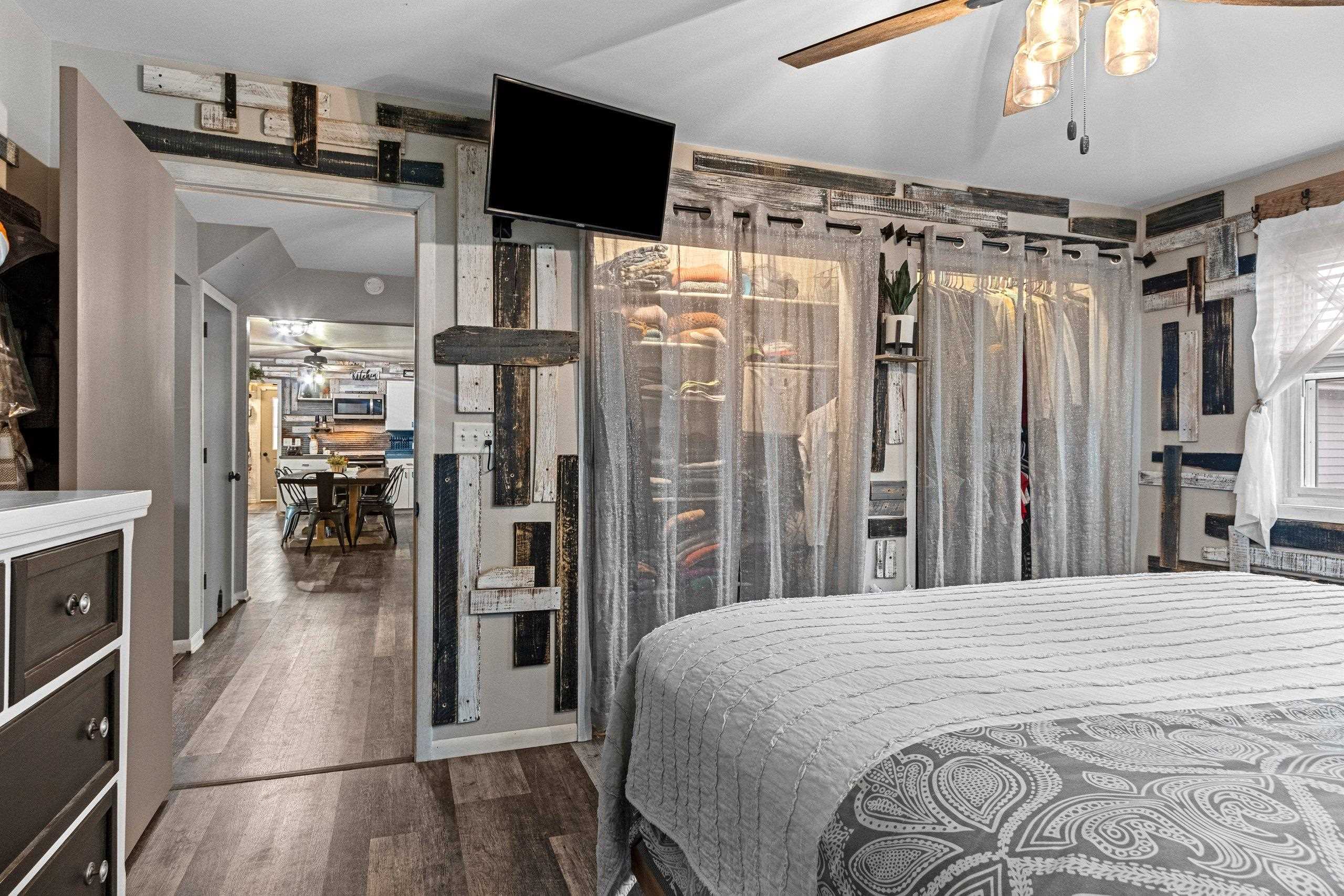 Cecil, Wisconsin 54111, United States, 5 Bedrooms Bedrooms, ,2 BathroomsBathrooms,Residential,Active,195293