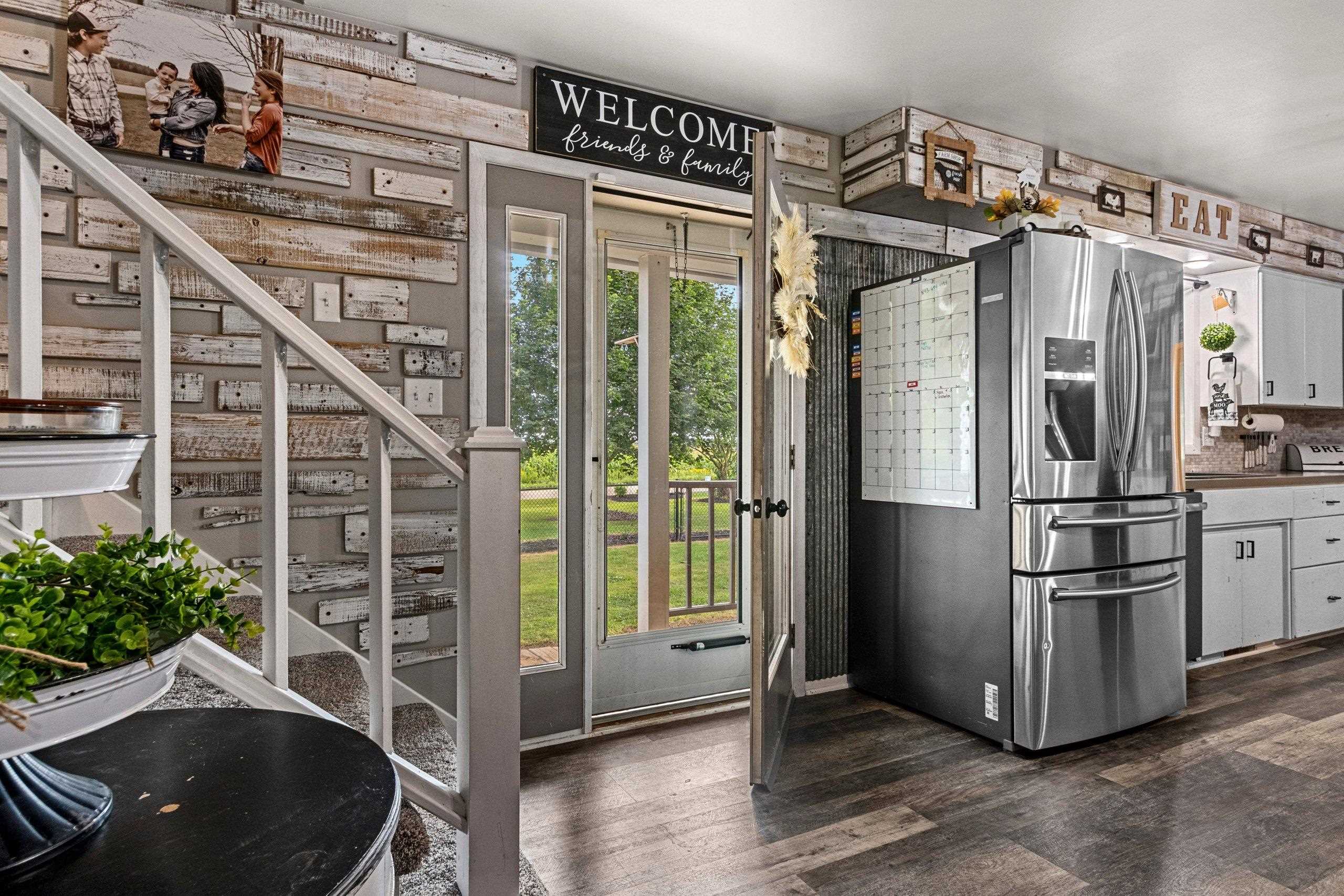 Cecil, Wisconsin 54111, United States, 5 Bedrooms Bedrooms, ,2 BathroomsBathrooms,Residential,Active,195293