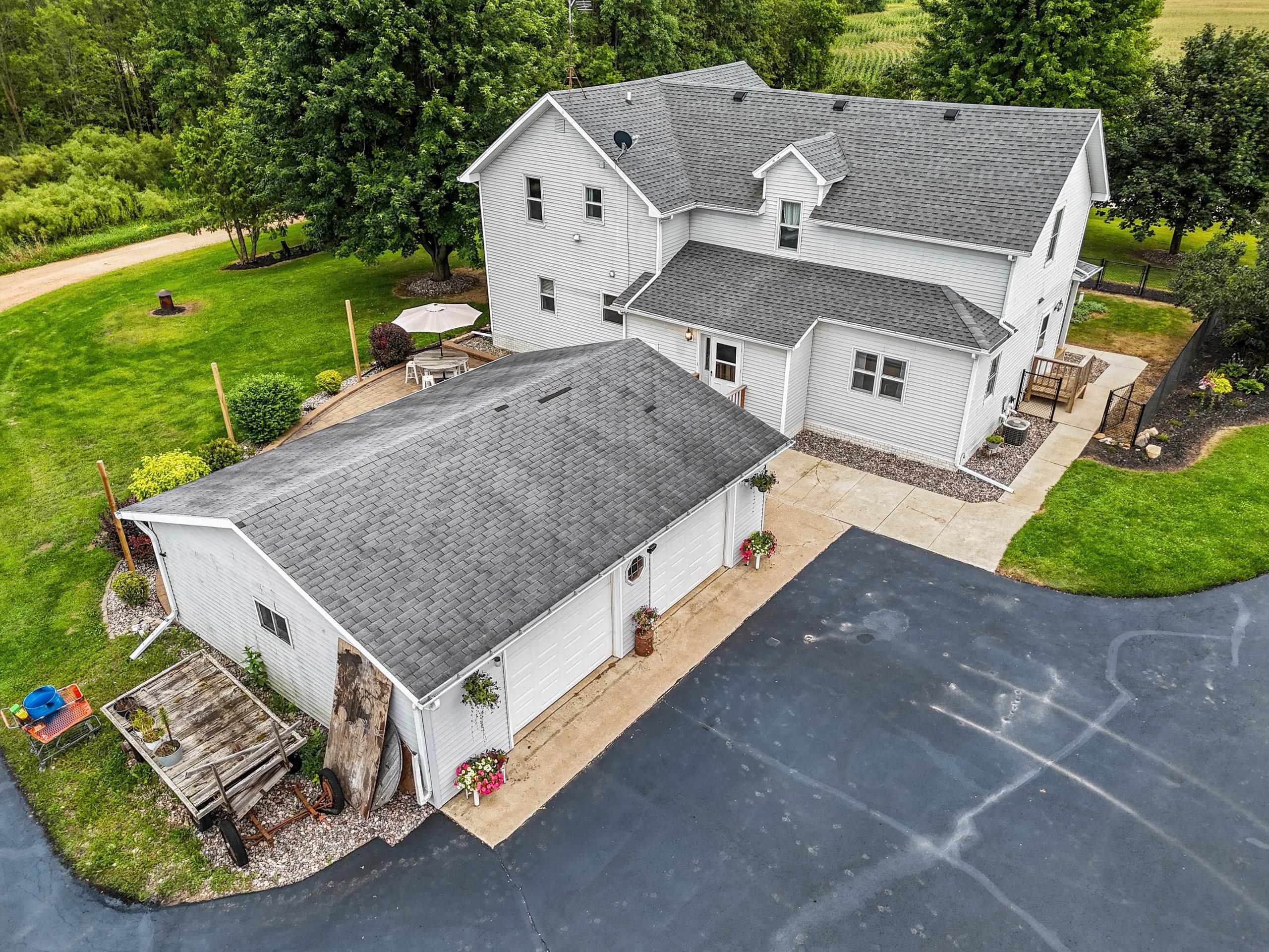 Cecil, Wisconsin 54111, United States, 5 Bedrooms Bedrooms, ,2 BathroomsBathrooms,Residential,Active,195293