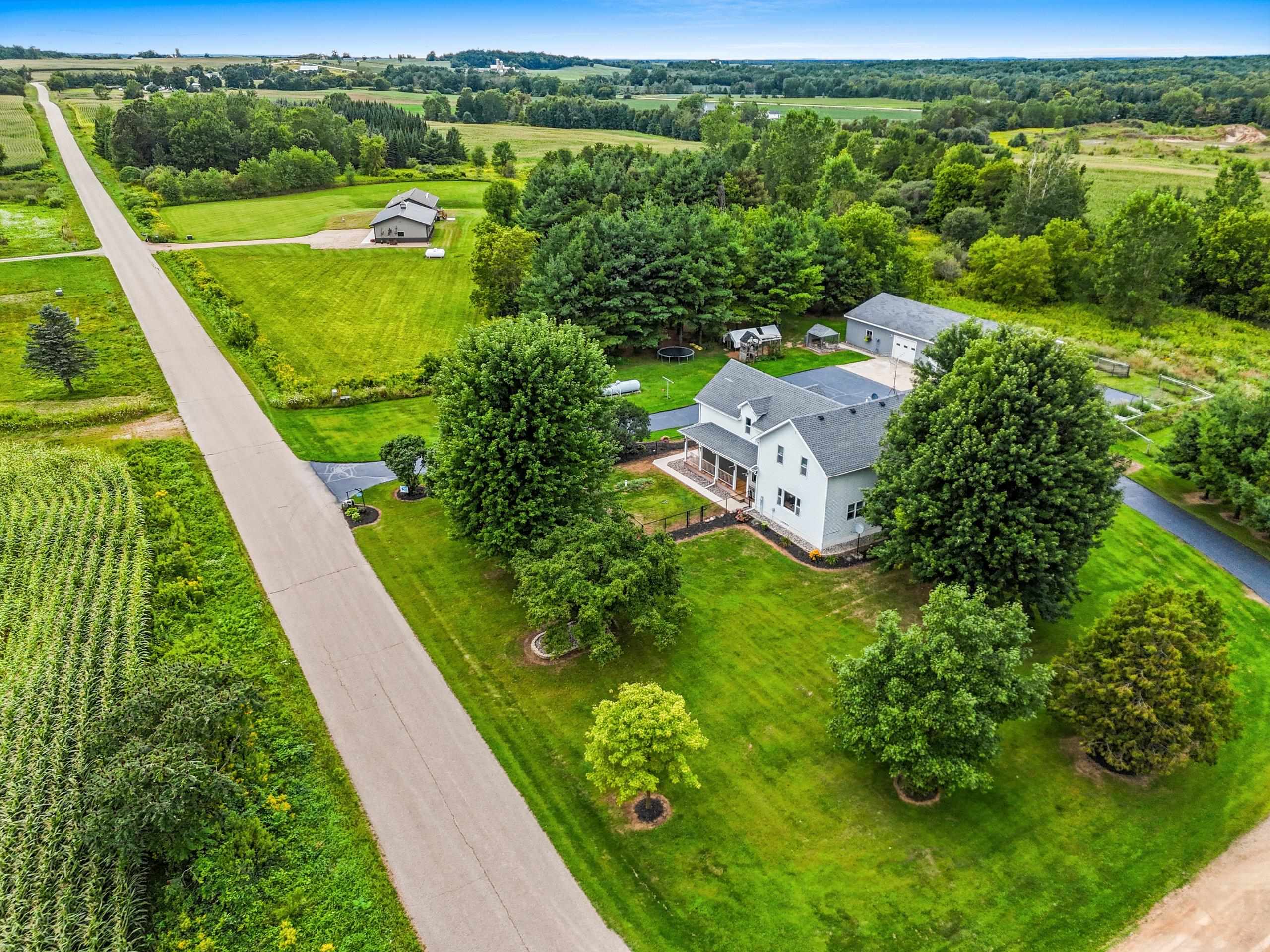 Cecil, Wisconsin 54111, United States, 5 Bedrooms Bedrooms, ,2 BathroomsBathrooms,Residential,Active,195293