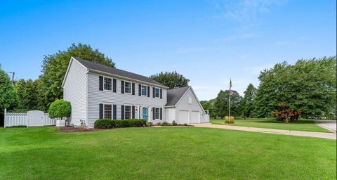 Photo of 643 STAMBAUGH Road, ALLOUEZ, WI 54301 (MLS # 50332531)
