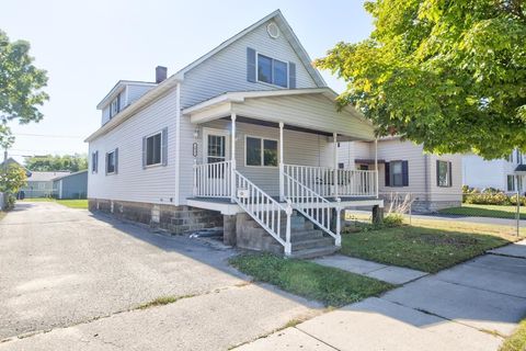 Photo of 1855 LIBERTY Street, MARINETTE, WI 54143 (MLS # 50316061)
