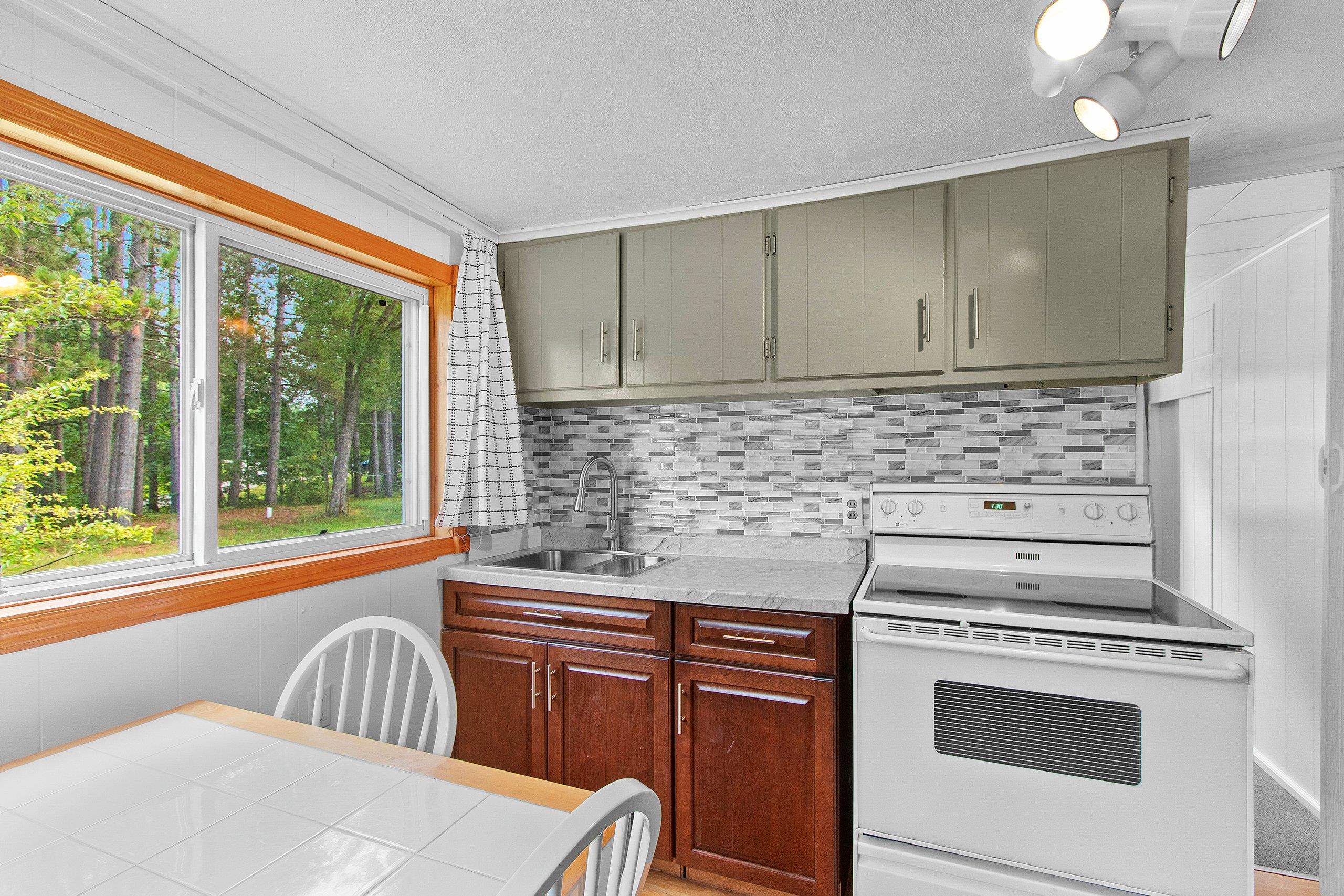 Crivitz, Wisconsin 54114, United States, 2 Bedrooms Bedrooms, ,1 BathroomBathrooms,Residential,Active,190956