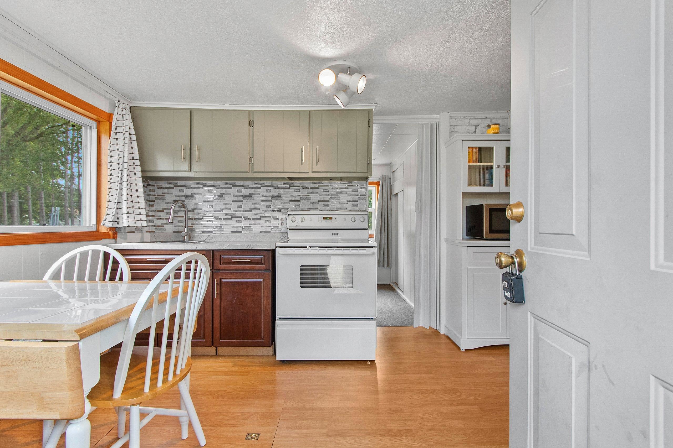 Crivitz, Wisconsin 54114, United States, 2 Bedrooms Bedrooms, ,1 BathroomBathrooms,Residential,Active,190956