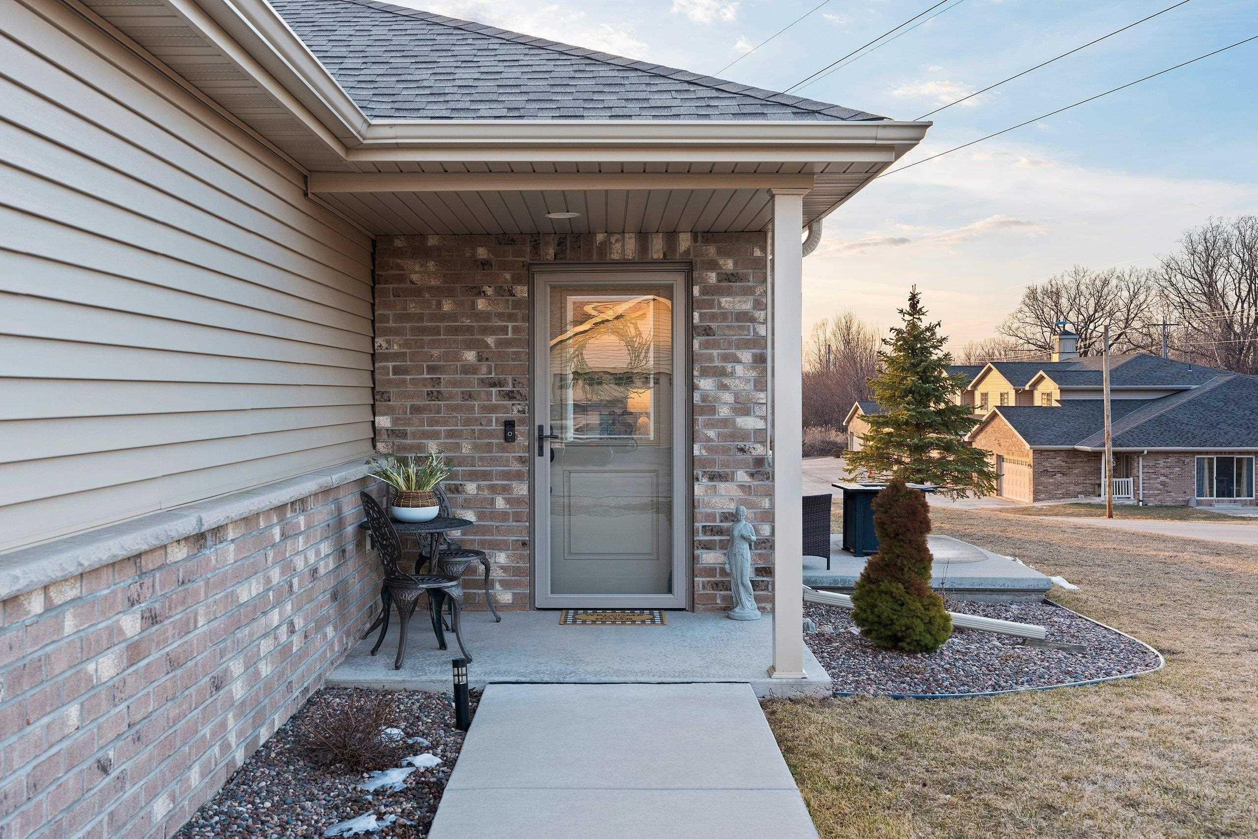 Green Bay, Wisconsin 54311, United States, 2 Bedrooms Bedrooms, ,2 BathroomsBathrooms,Residential,Active,98787