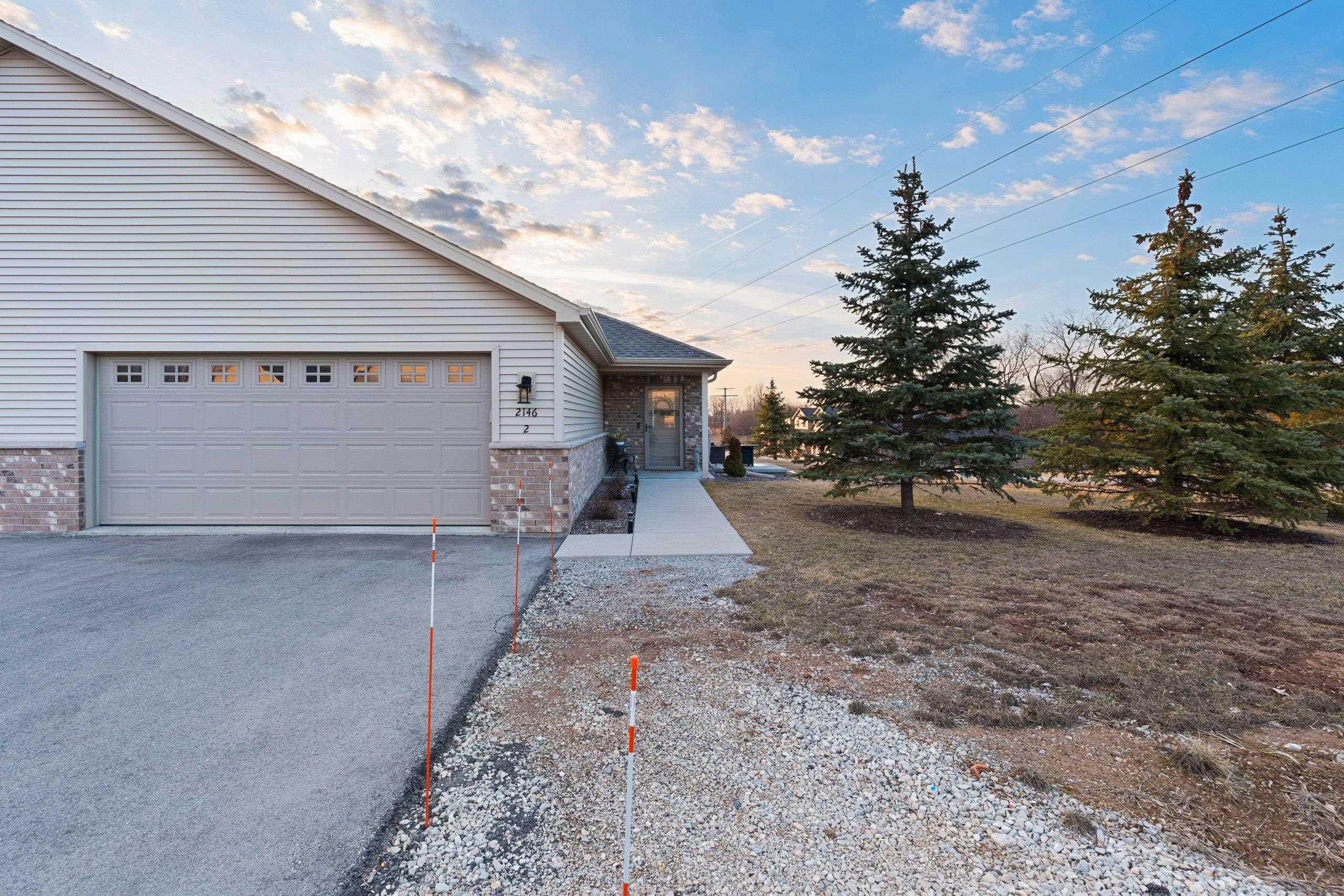 Green Bay, Wisconsin 54311, United States, 2 Bedrooms Bedrooms, ,2 BathroomsBathrooms,Residential,Active,98787