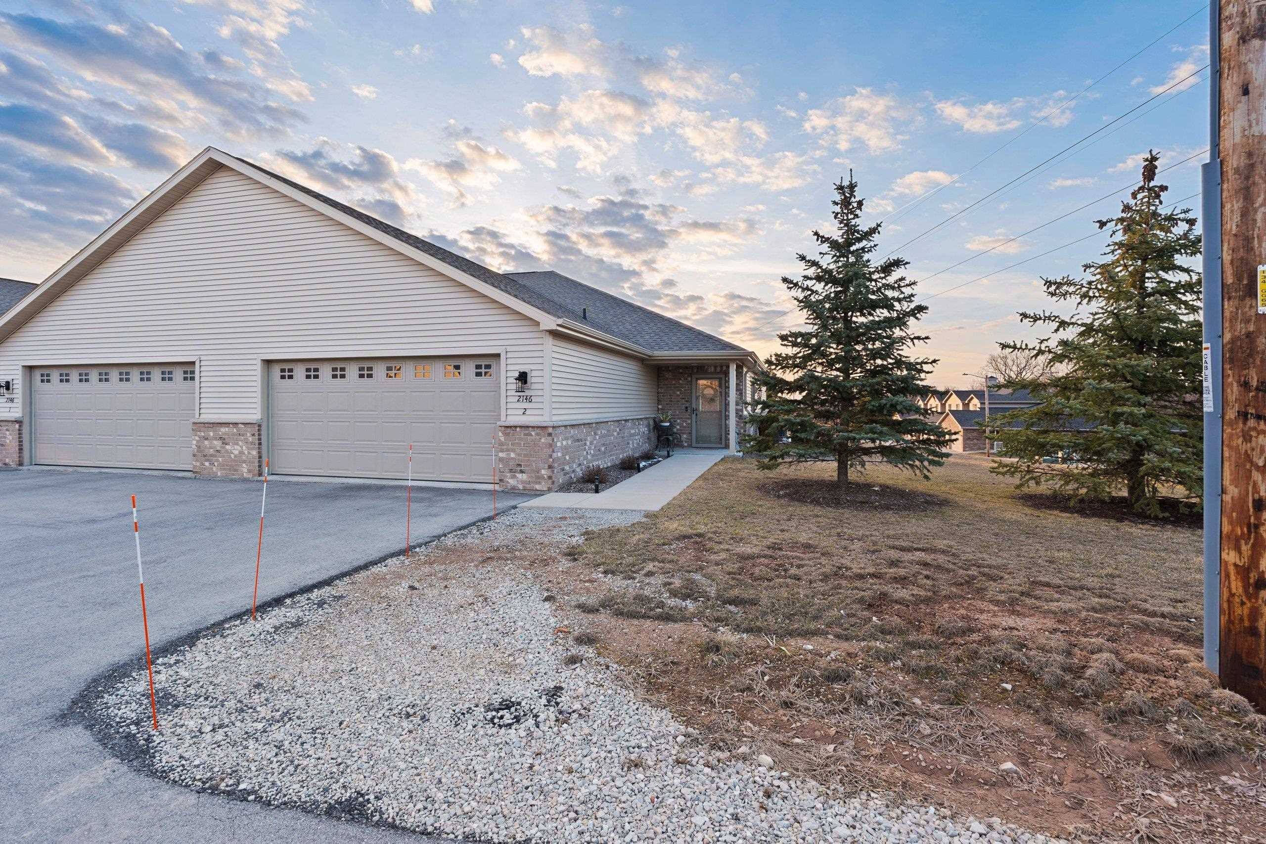 Green Bay, Wisconsin 54311, United States, 2 Bedrooms Bedrooms, ,2 BathroomsBathrooms,Residential,Active,98787