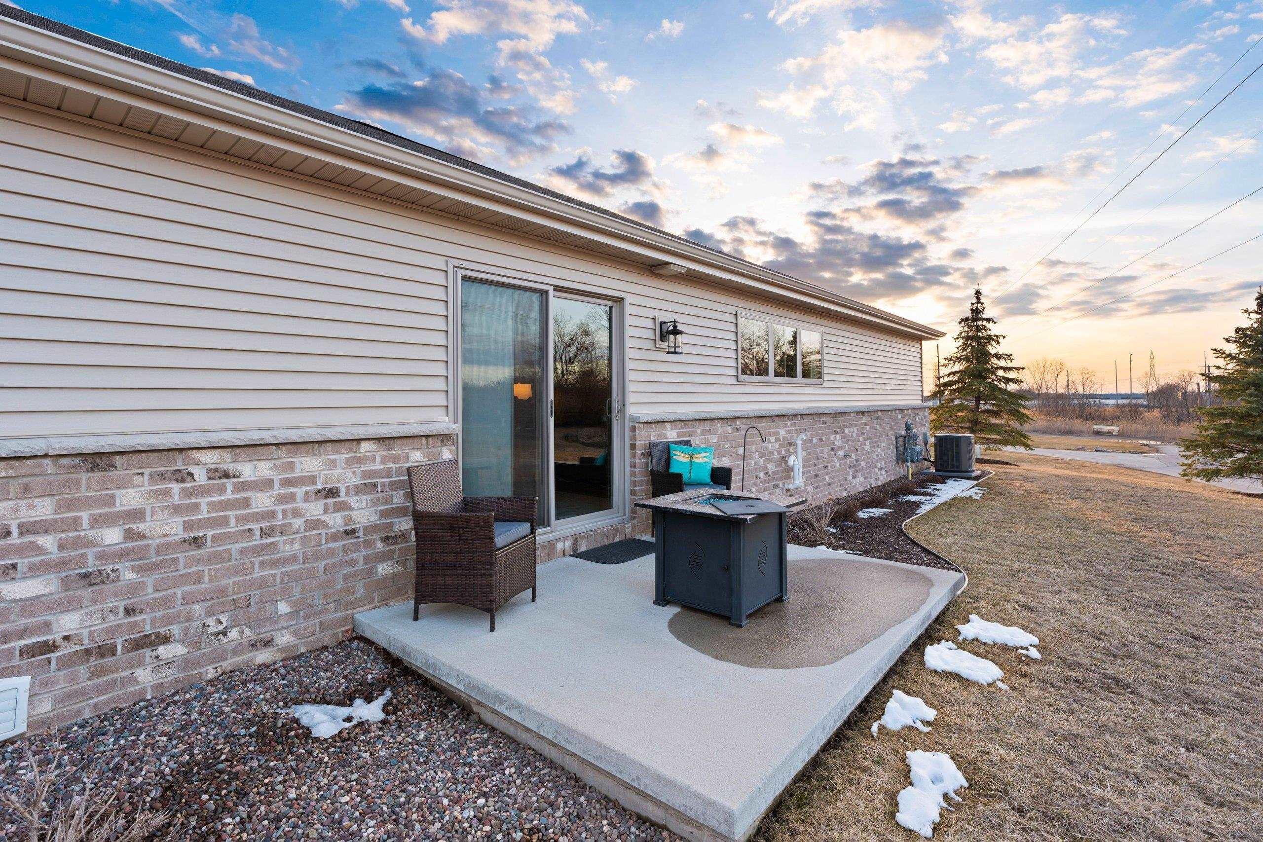 Green Bay, Wisconsin 54311, United States, 2 Bedrooms Bedrooms, ,2 BathroomsBathrooms,Residential,Active,98787