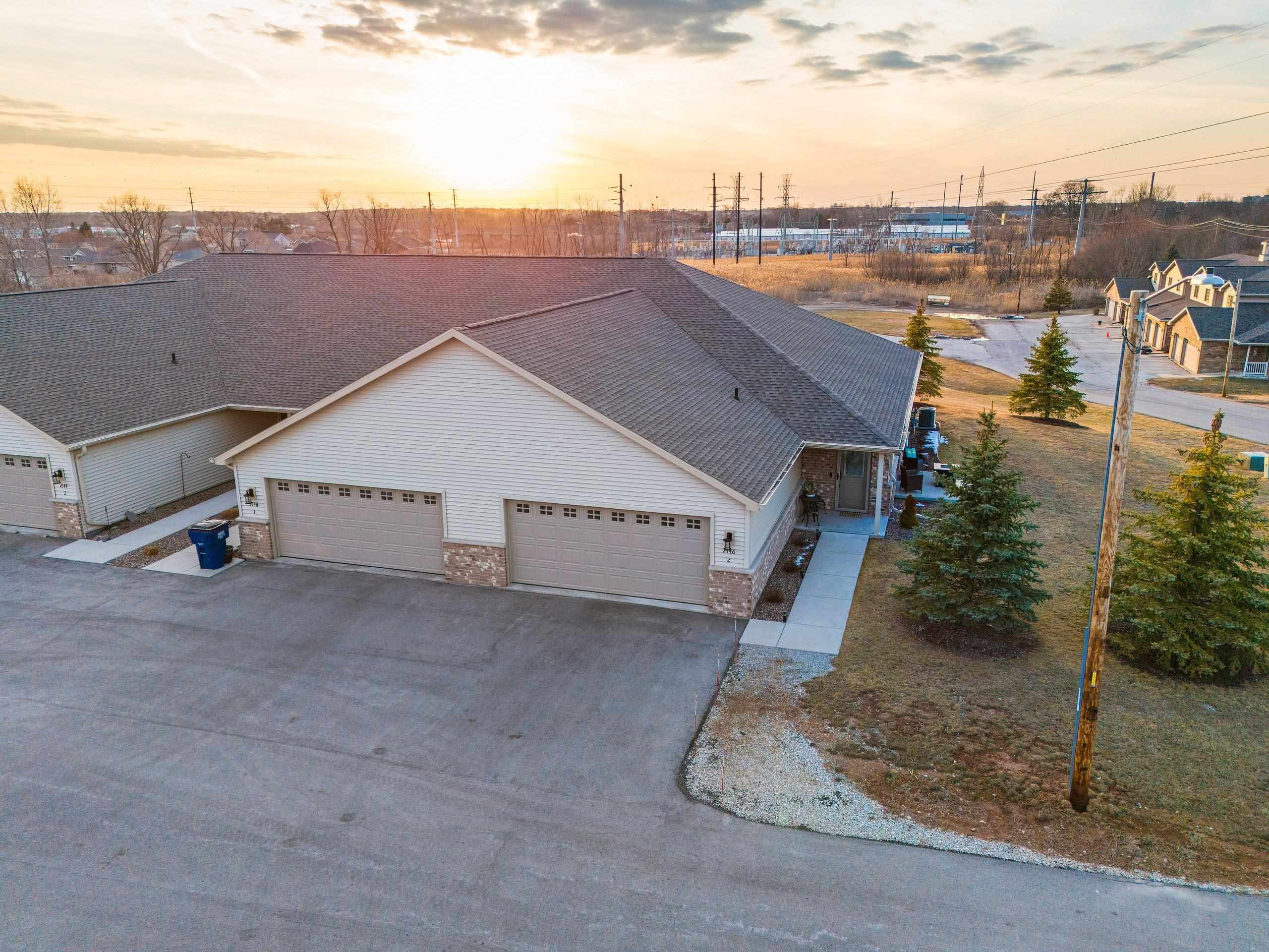 Green Bay, Wisconsin 54311, United States, 2 Bedrooms Bedrooms, ,2 BathroomsBathrooms,Residential,Active,98787