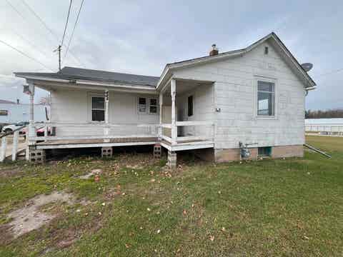 Photo of 109 N RICHMOND Street, GILLETT, WI 54124 (MLS # 50330460)