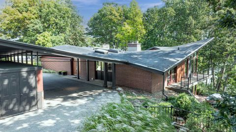 Photo of 39 FOX POINT Drive, APPLETON, WI 54911 (MLS # 50315057)