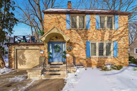 Photo of 614 E GRANT Street, APPLETON, WI 54911 (MLS # 50320237)