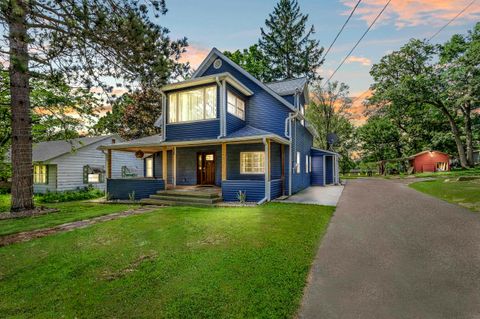 Photo of 611 W FULTON Street, WAUPACA, WI 54981 (MLS # 50320462)