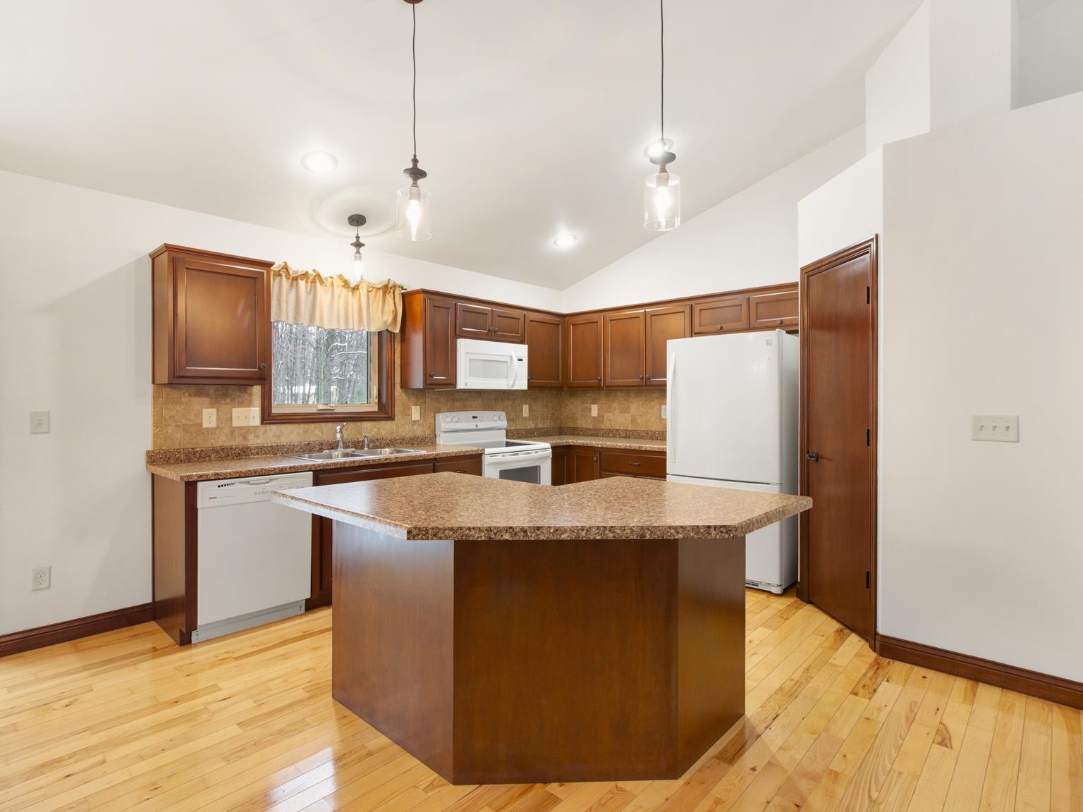 Sobieski, Wisconsin 54171, United States, 4 Bedrooms Bedrooms, ,4 BathroomsBathrooms,Residential,Active,225165