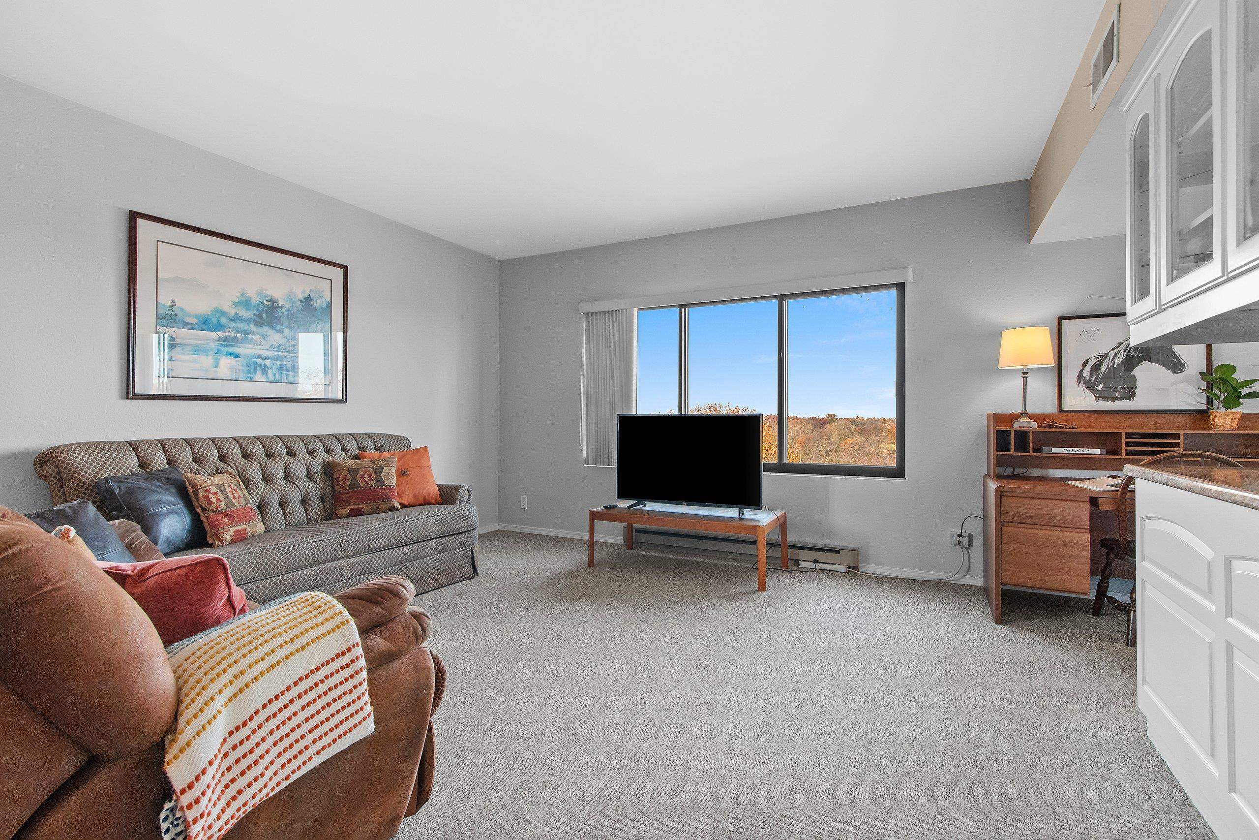 Appleton, Wisconsin 54914, United States, 2 Bedrooms Bedrooms, ,2 BathroomsBathrooms,Residential,Active,36028