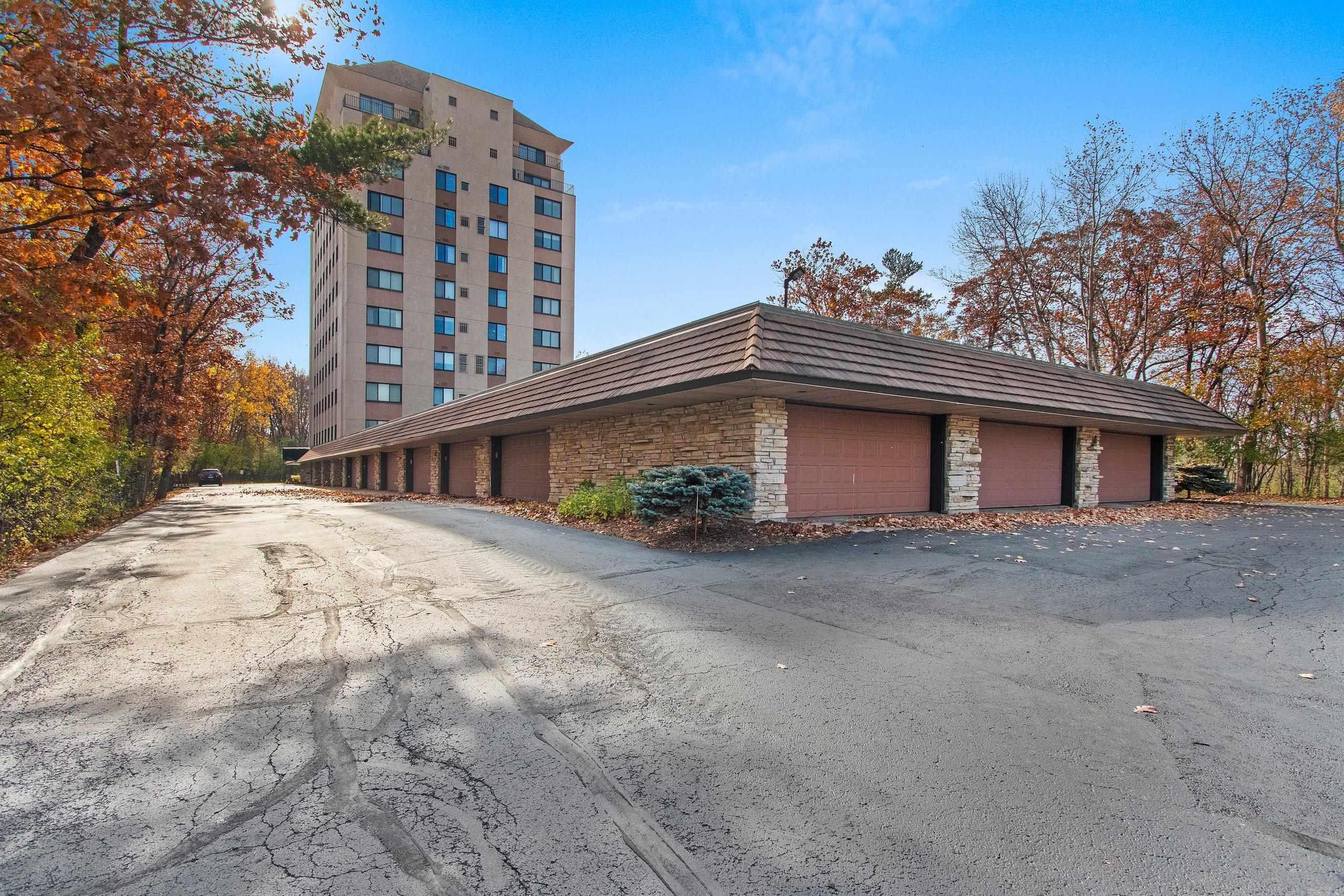 Appleton, Wisconsin 54914, United States, 2 Bedrooms Bedrooms, ,2 BathroomsBathrooms,Residential,Active,36028