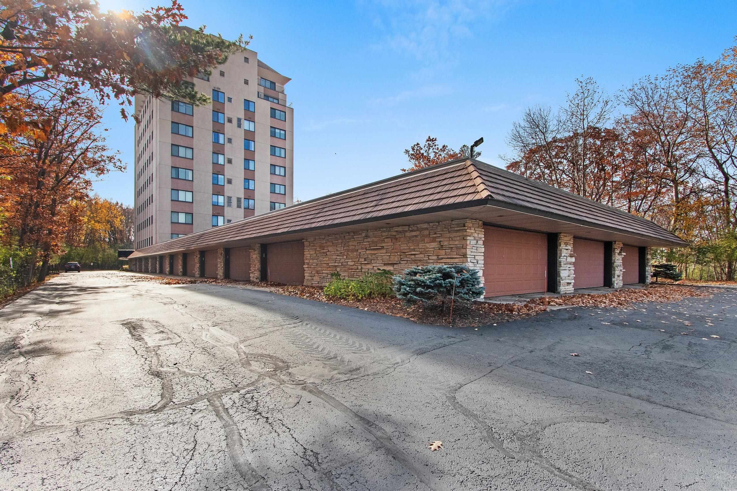 Appleton, Wisconsin 54914, United States, 2 Bedrooms Bedrooms, ,2 BathroomsBathrooms,Residential,Active,36028