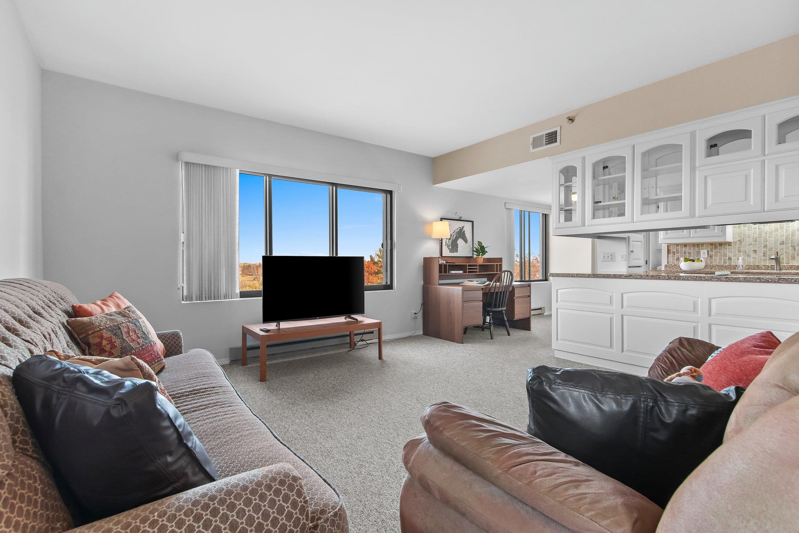 Appleton, Wisconsin 54914, United States, 2 Bedrooms Bedrooms, ,2 BathroomsBathrooms,Residential,Active,36028