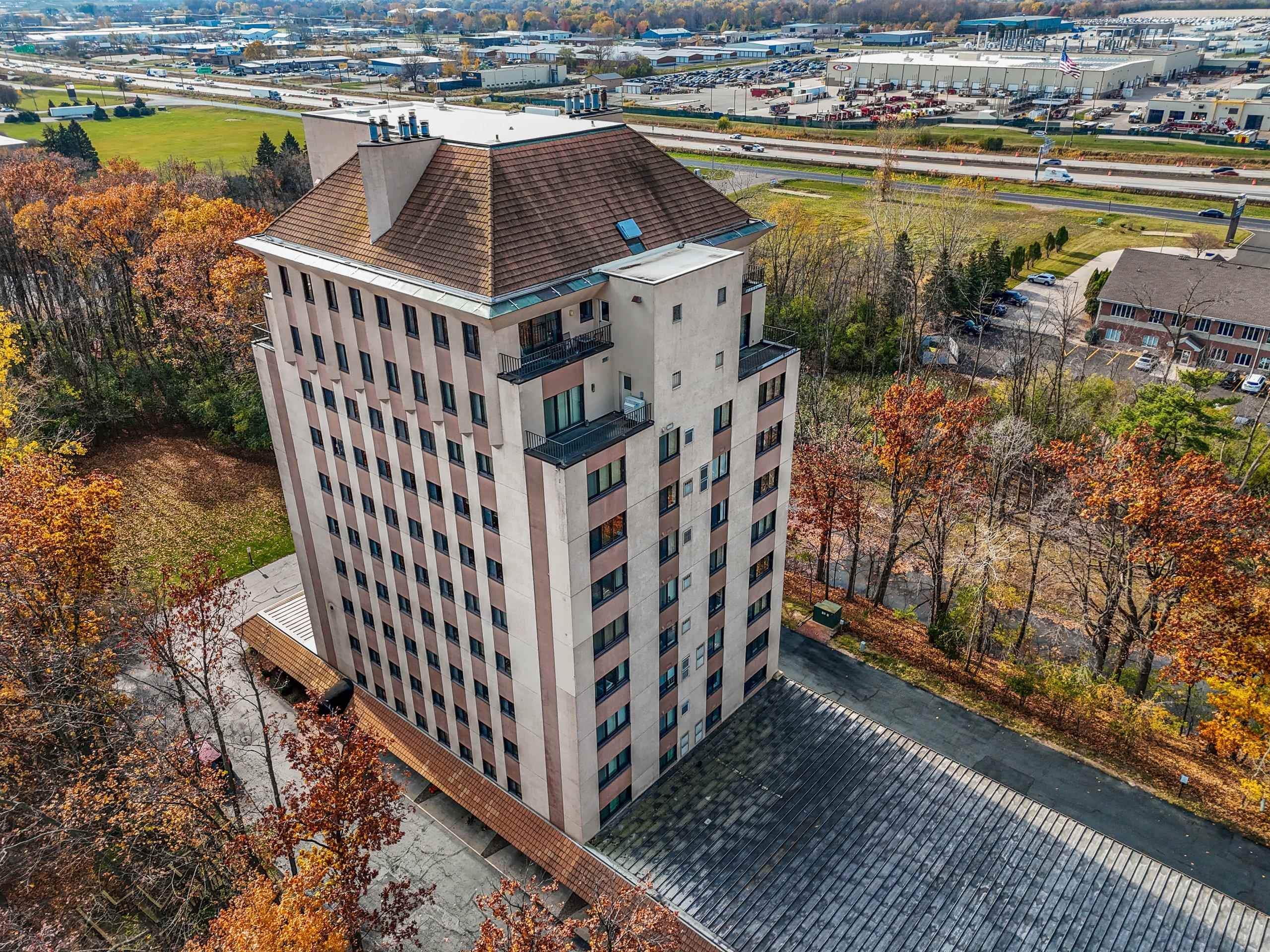 Appleton, Wisconsin 54914, United States, 2 Bedrooms Bedrooms, ,2 BathroomsBathrooms,Residential,Active,36028