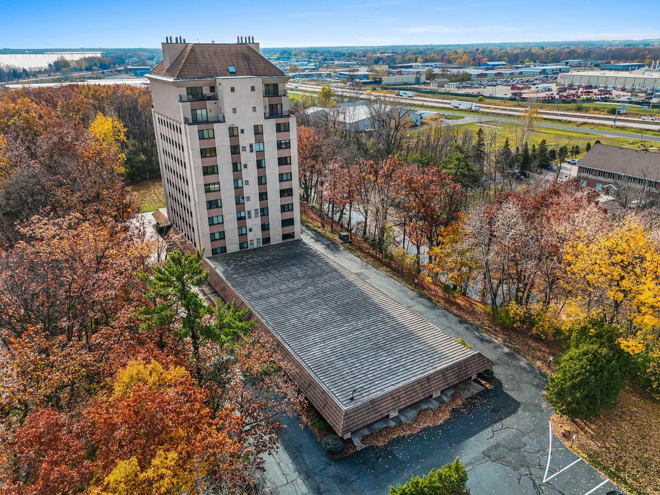 Appleton, Wisconsin 54914, United States, 2 Bedrooms Bedrooms, ,2 BathroomsBathrooms,Residential,Active,36028