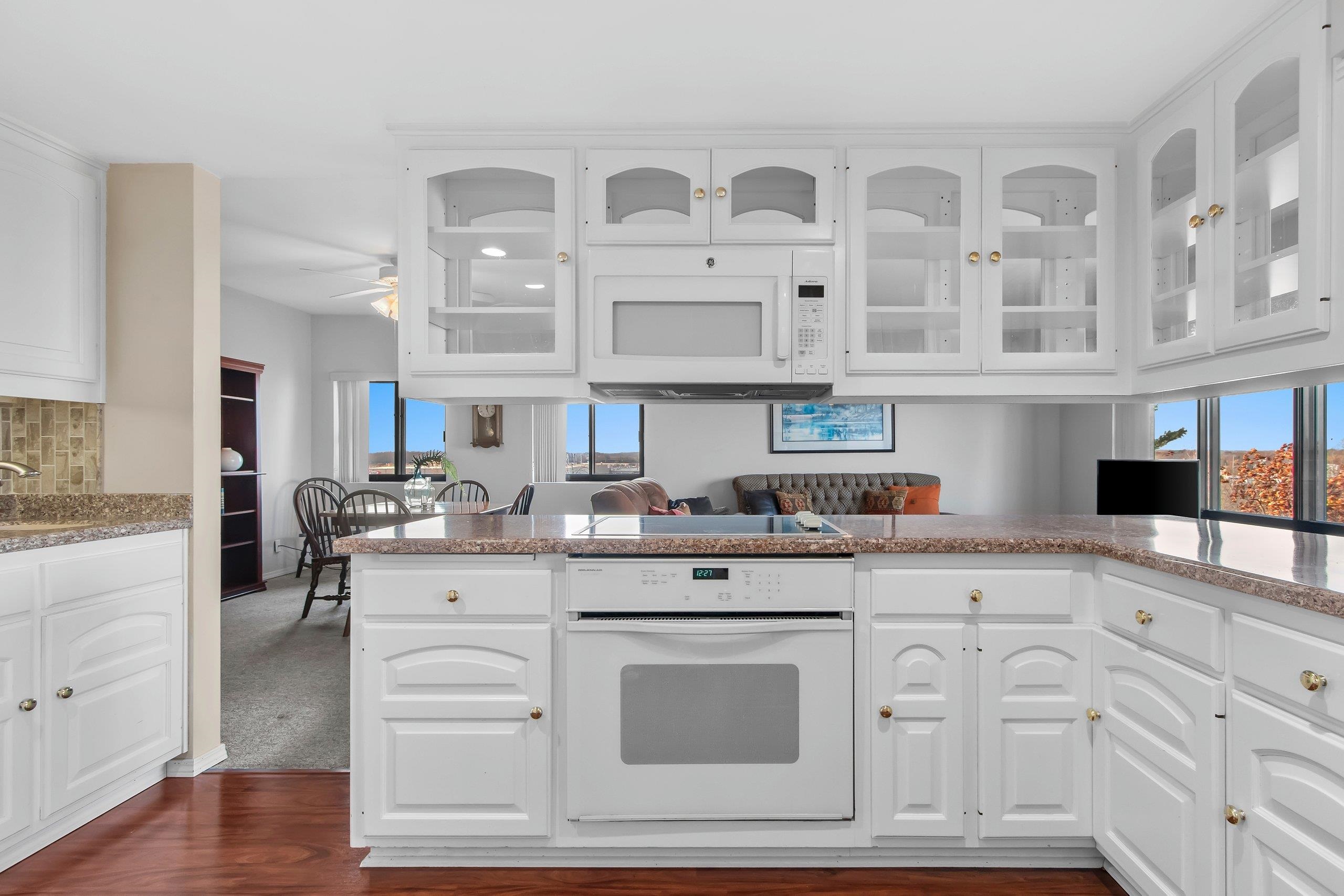 Appleton, Wisconsin 54914, United States, 2 Bedrooms Bedrooms, ,2 BathroomsBathrooms,Residential,Active,36028