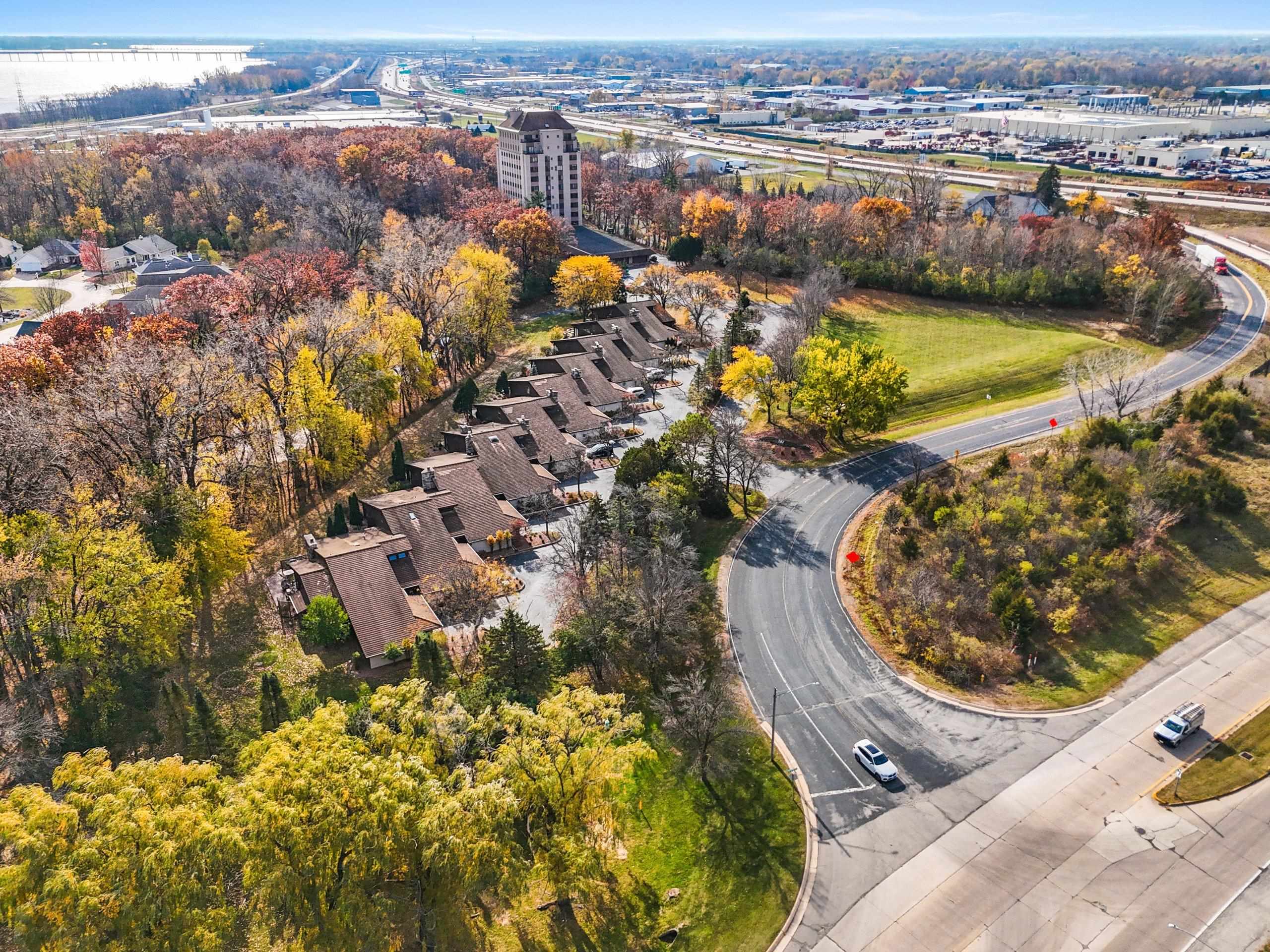 Appleton, Wisconsin 54914, United States, 2 Bedrooms Bedrooms, ,2 BathroomsBathrooms,Residential,Active,36028